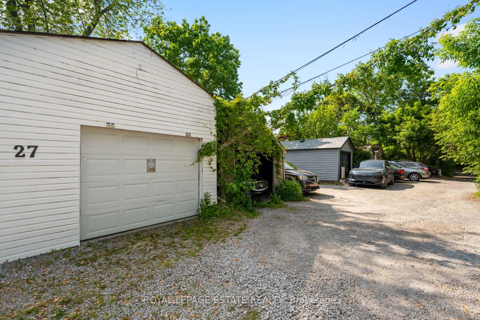 Photo 33 of 27 Lawlor Avenue, Toronto, East End-Danforth — HOMEH