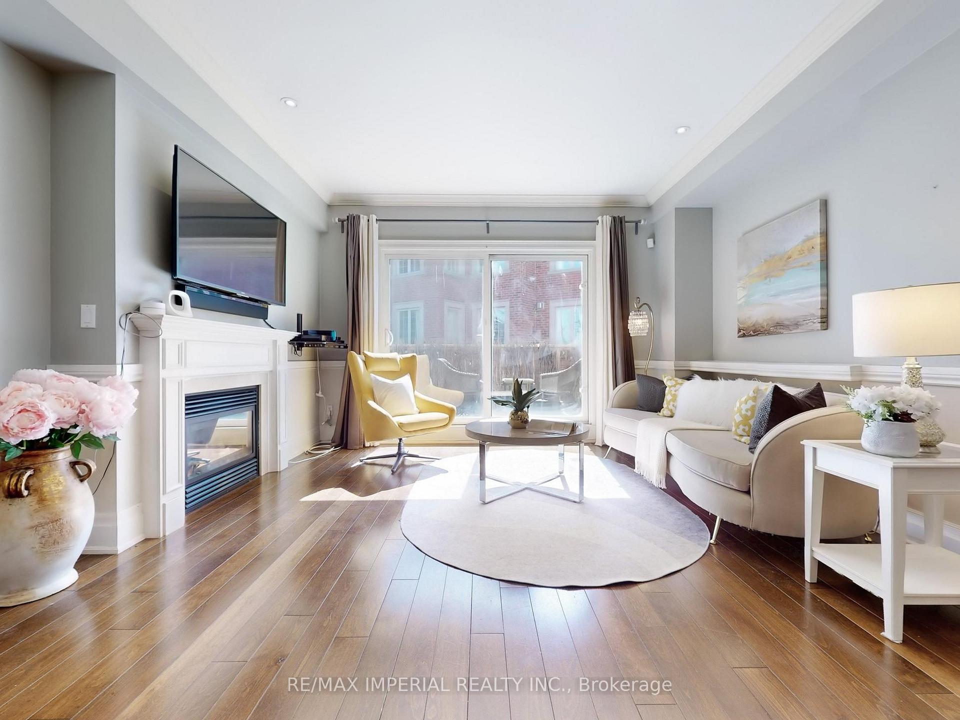 Photo 4 of 251 Mcrae Drive, Toronto, Leaside — HOMEH