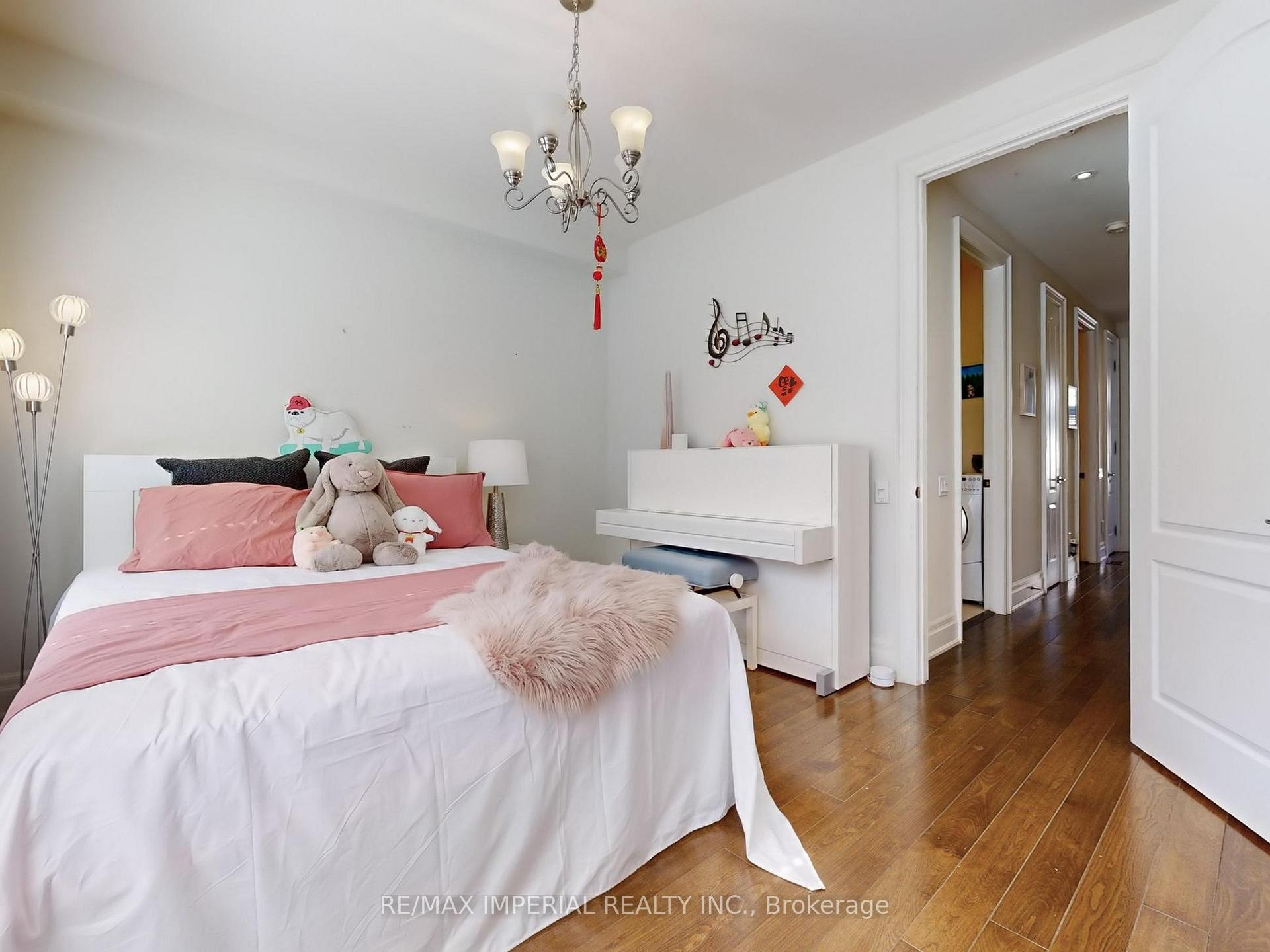 Photo 32 of 251 Mcrae Drive, Toronto, Leaside — HOMEH