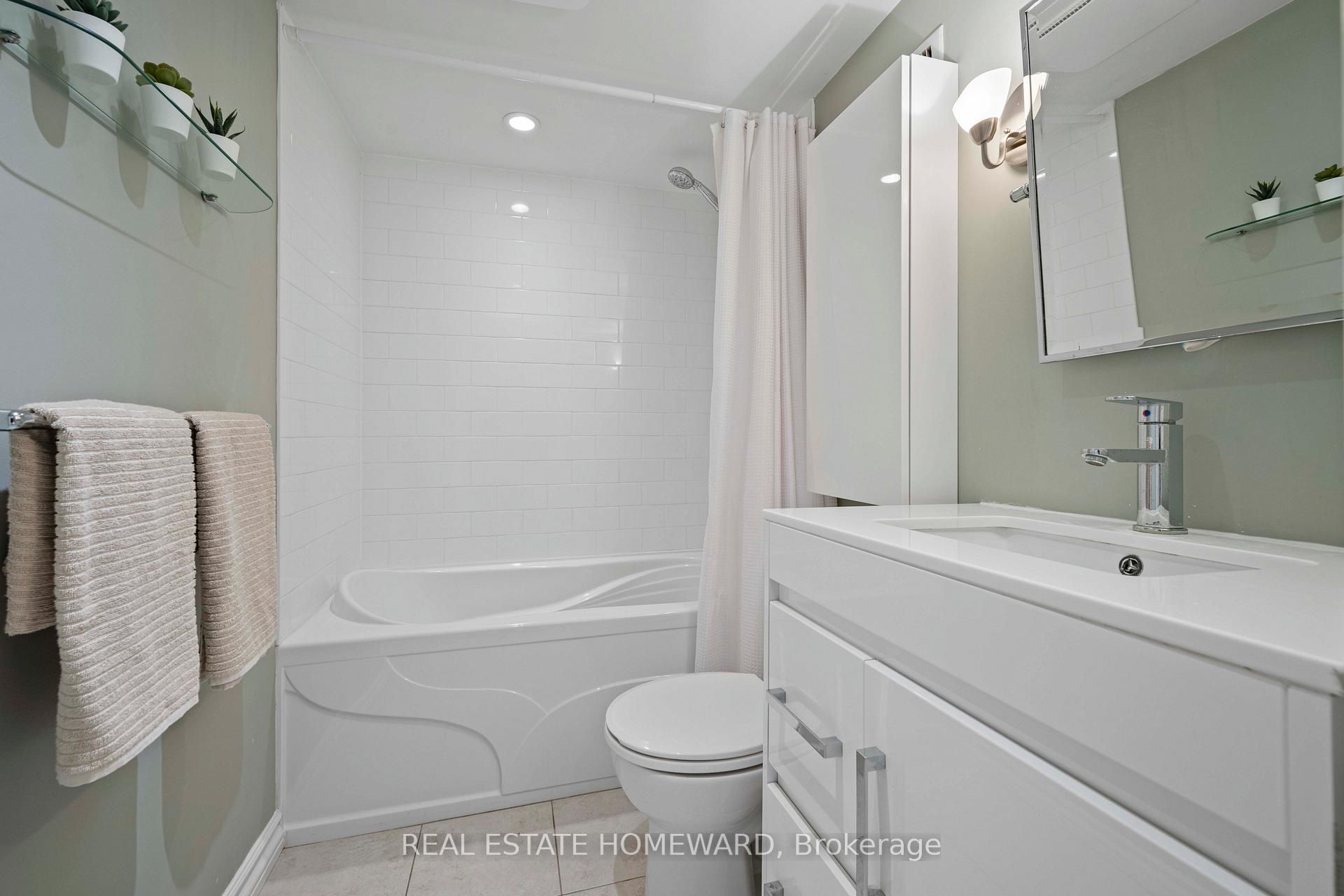 Photo 35 of 158 Hastings Avenue, Toronto, South Riverdale — HOMEH