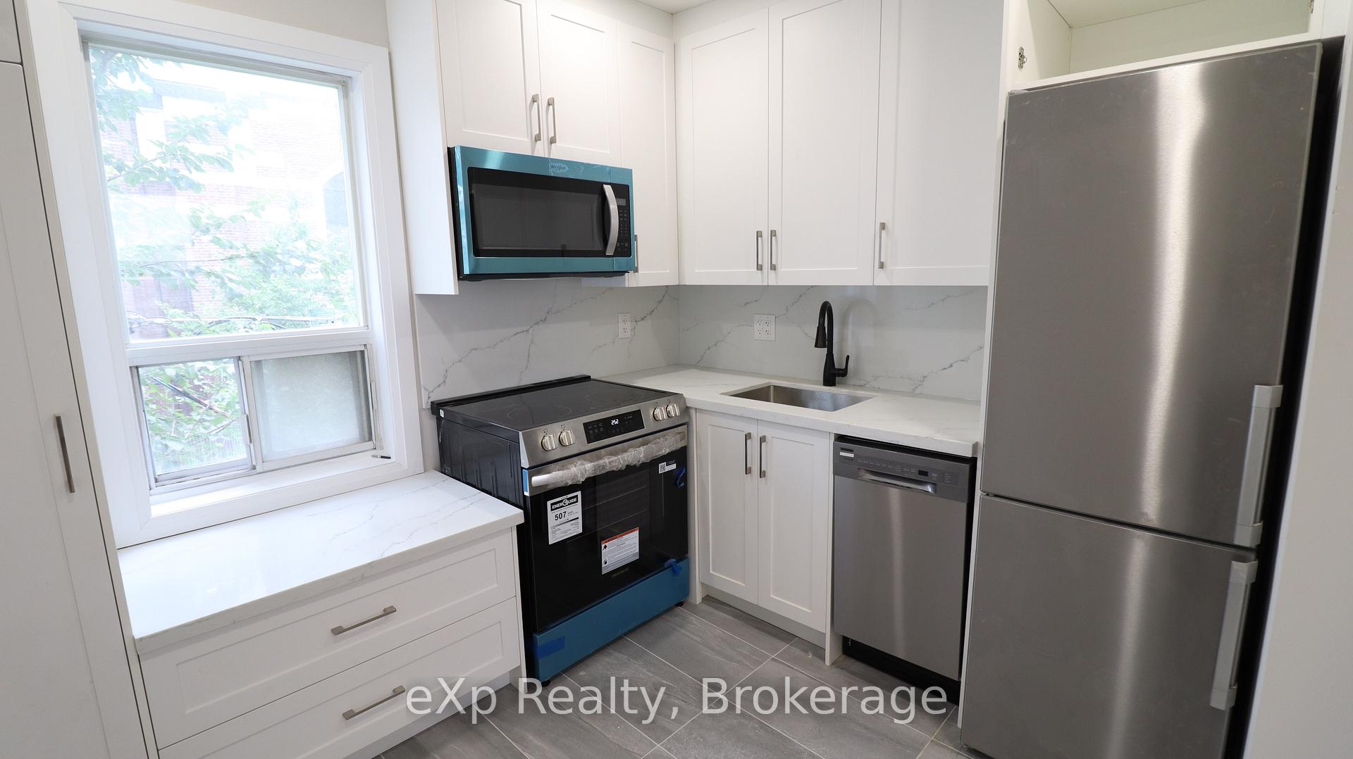 Photo 8 of Unit 3, 2002 Queen Street E, Toronto, The Beaches — HOMEH