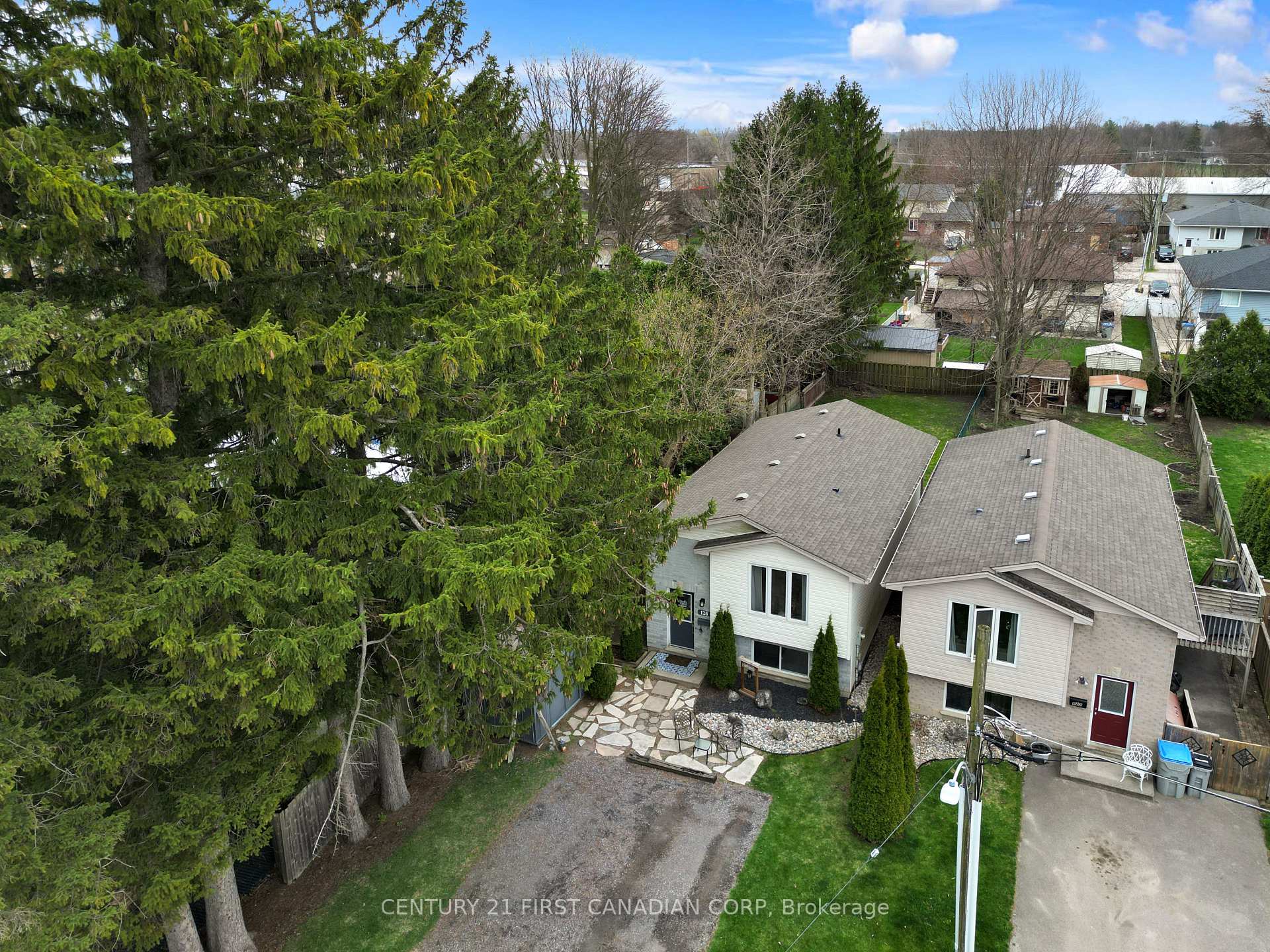 Photo 2 of 126 Scott Street E, Strathroy-Caradoc, SE — HOMEH