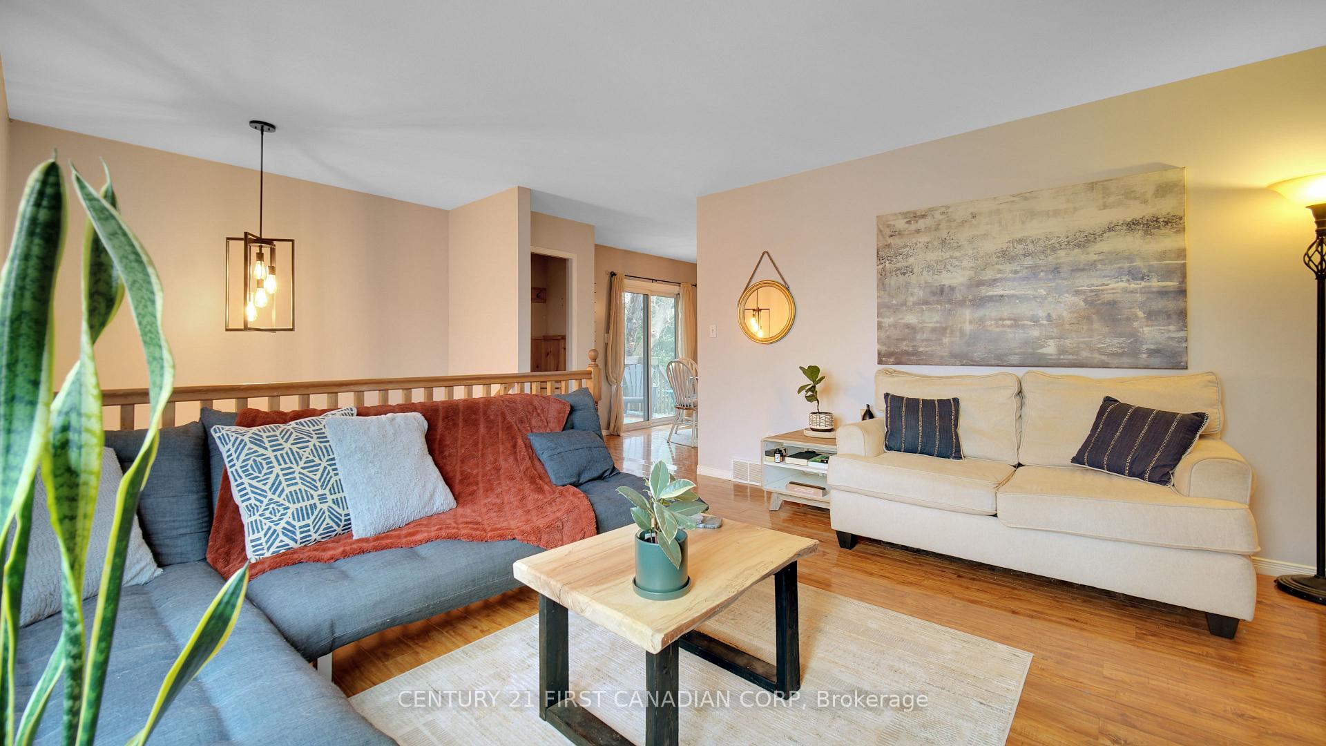 Photo 6 of 126 Scott Street E, Strathroy-Caradoc, SE — HOMEH