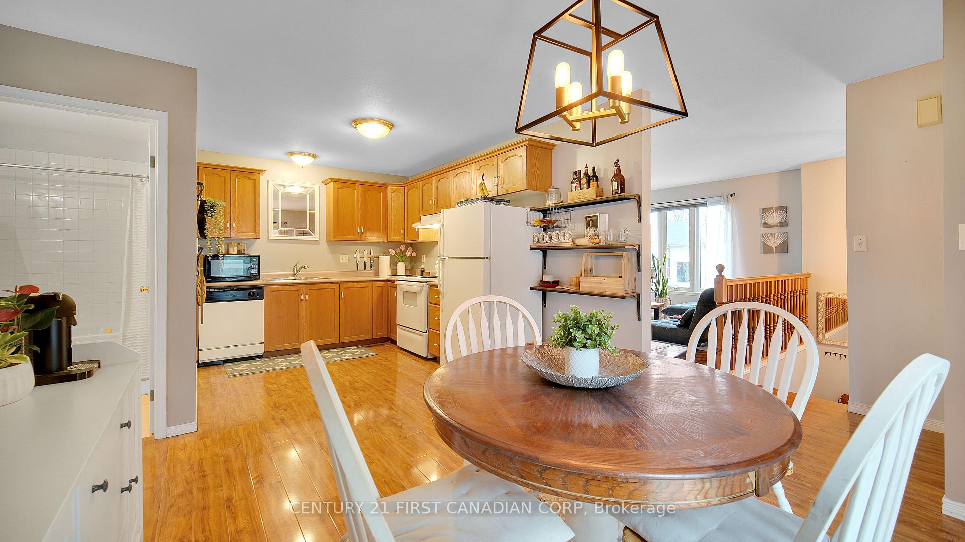Photo 8 of 126 Scott Street E, Strathroy-Caradoc, SE — HOMEH