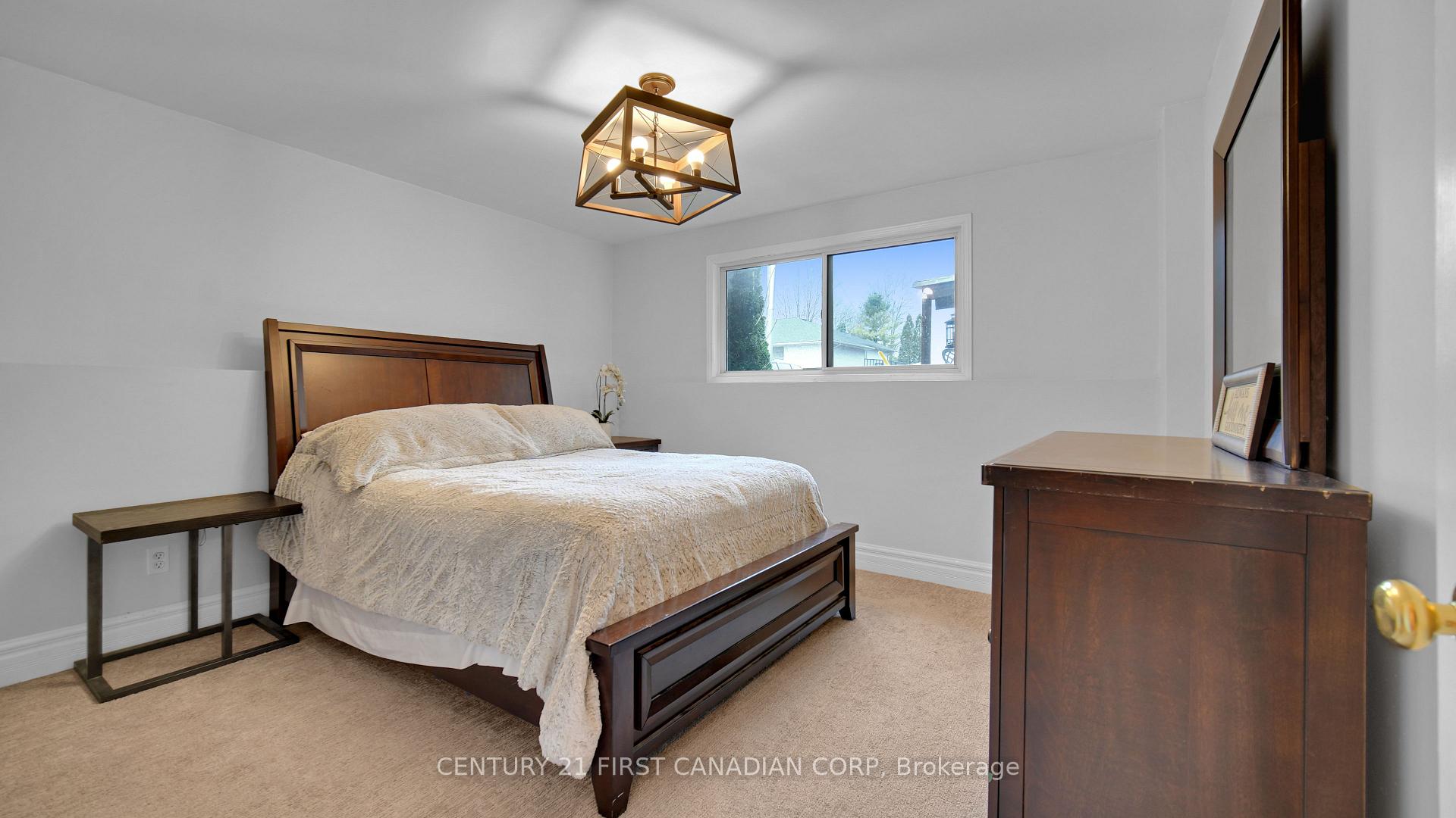 Photo 23 of 126 Scott Street E, Strathroy-Caradoc, SE — HOMEH