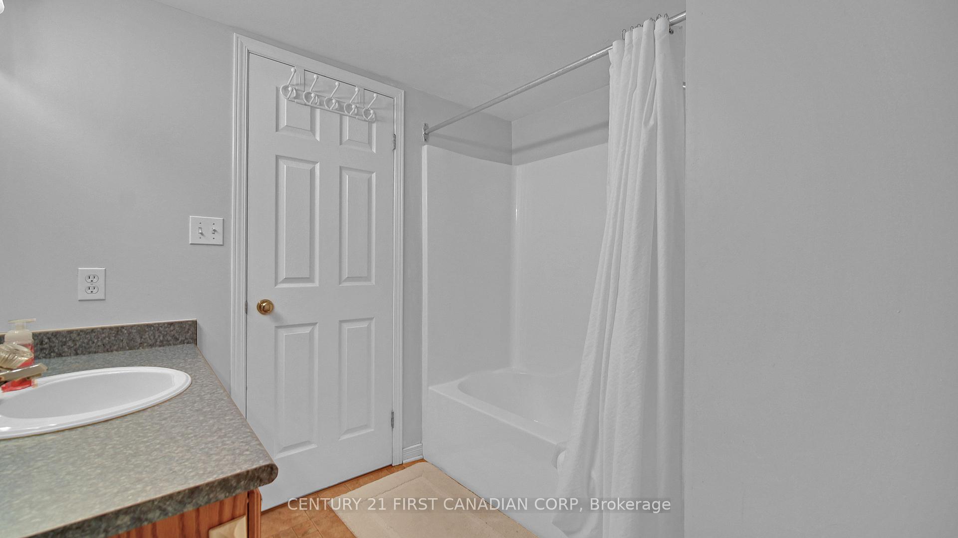 Photo 26 of 126 Scott Street E, Strathroy-Caradoc, SE — HOMEH