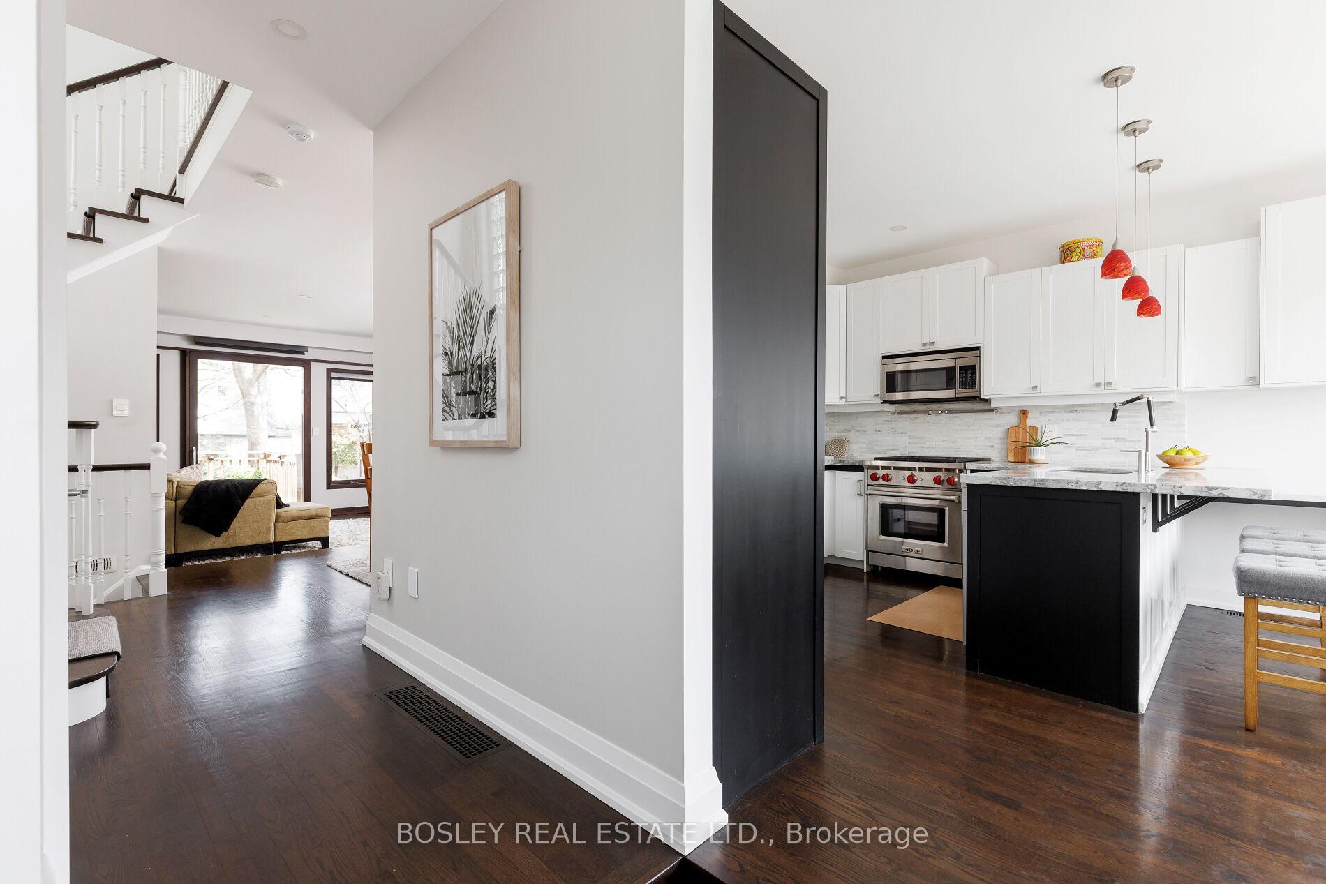 Photo 4 of 17 Cardiff Road, Toronto, Mount Pleasant East — HOMEH