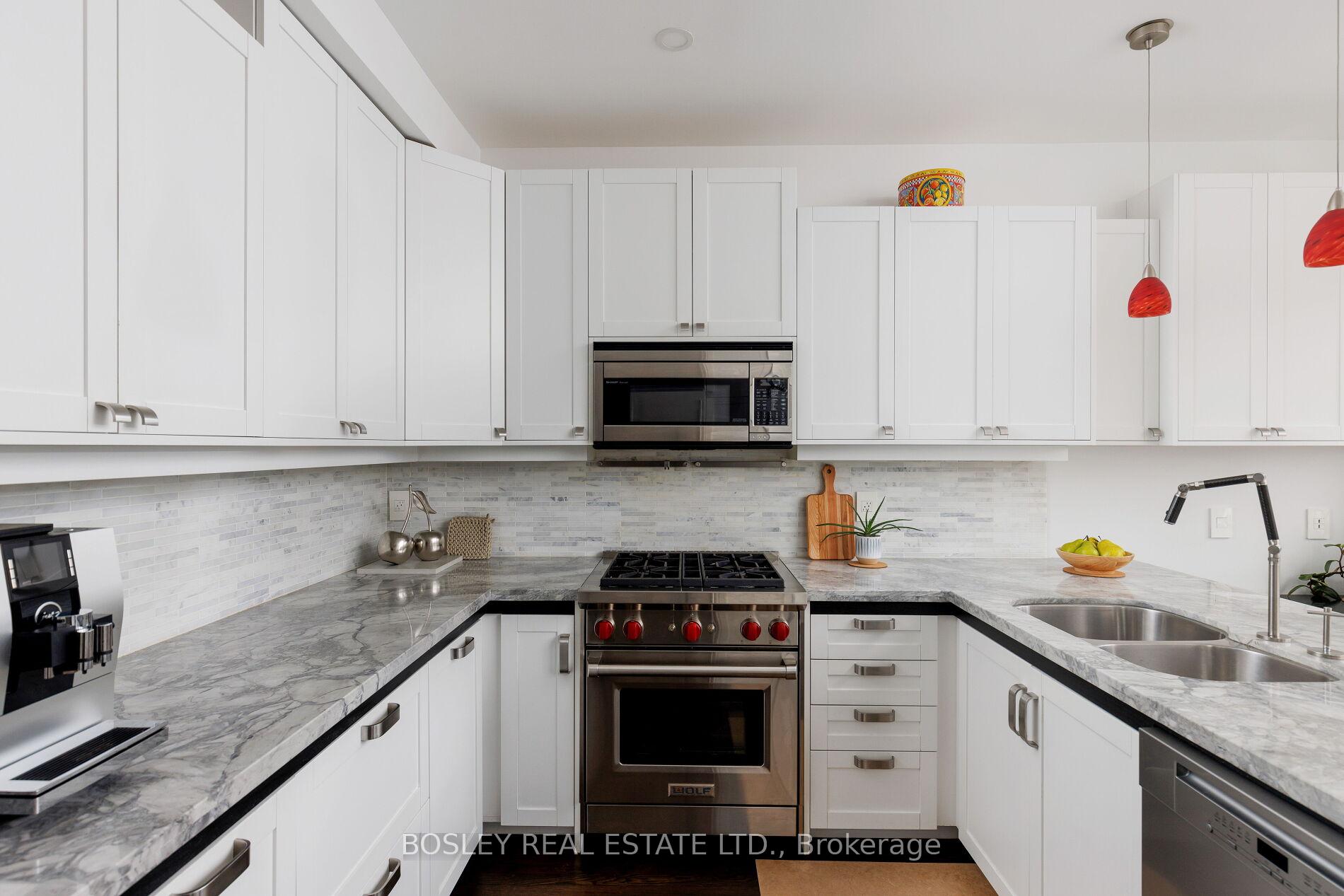 Photo 13 of 17 Cardiff Road, Toronto, Mount Pleasant East — HOMEH