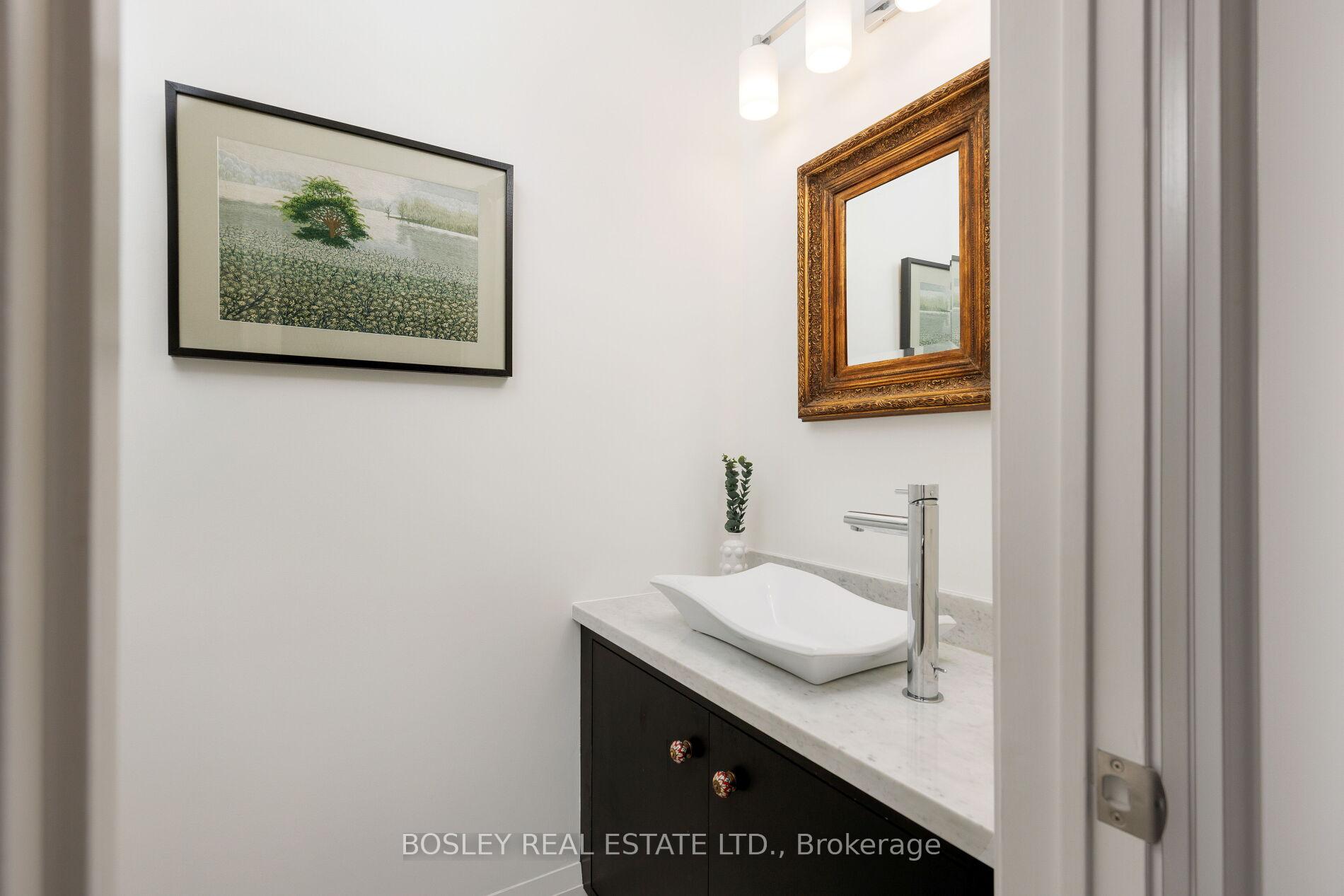 Photo 16 of 17 Cardiff Road, Toronto, Mount Pleasant East — HOMEH