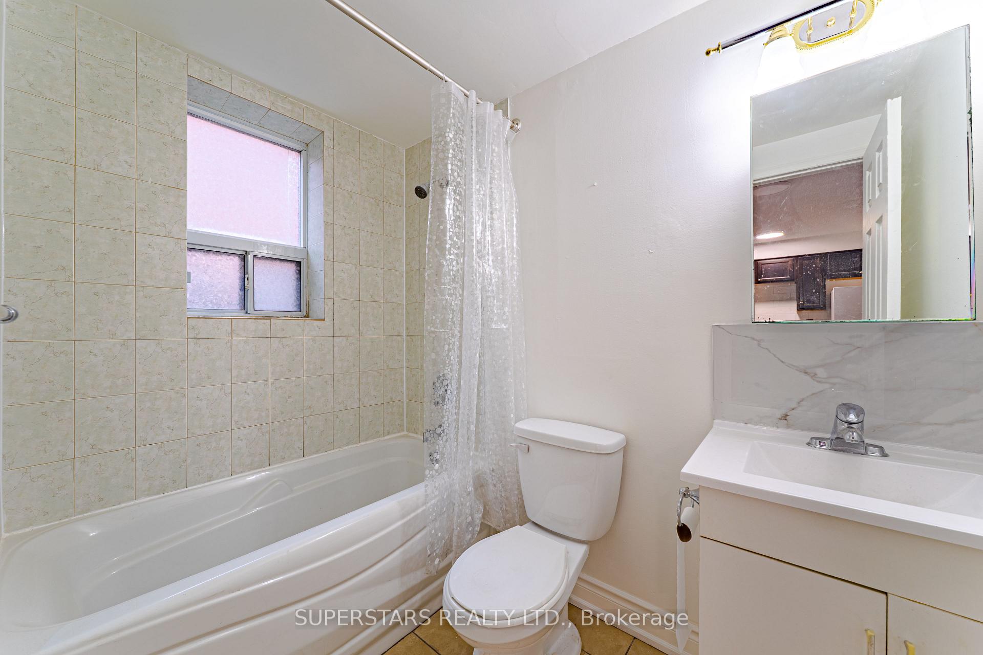Photo 6 of Unit 2, 462 Sherbourne Street, Toronto, Cabbagetown-South St. James Town — HOMEH