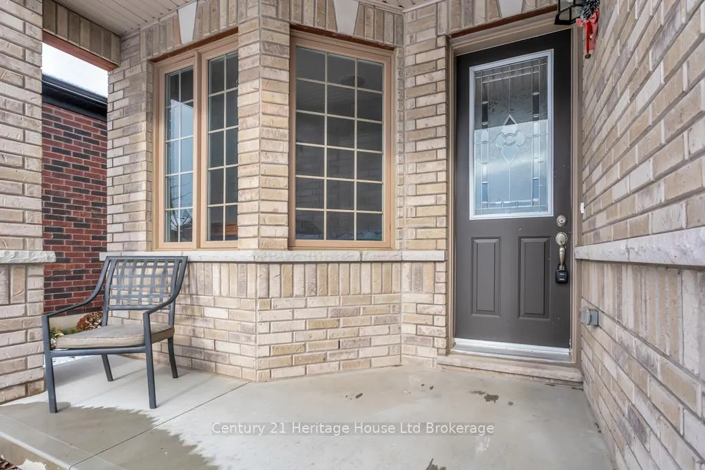 Photo 2 of 30 Seaton Crescent, Tillsonburg — HOMEH