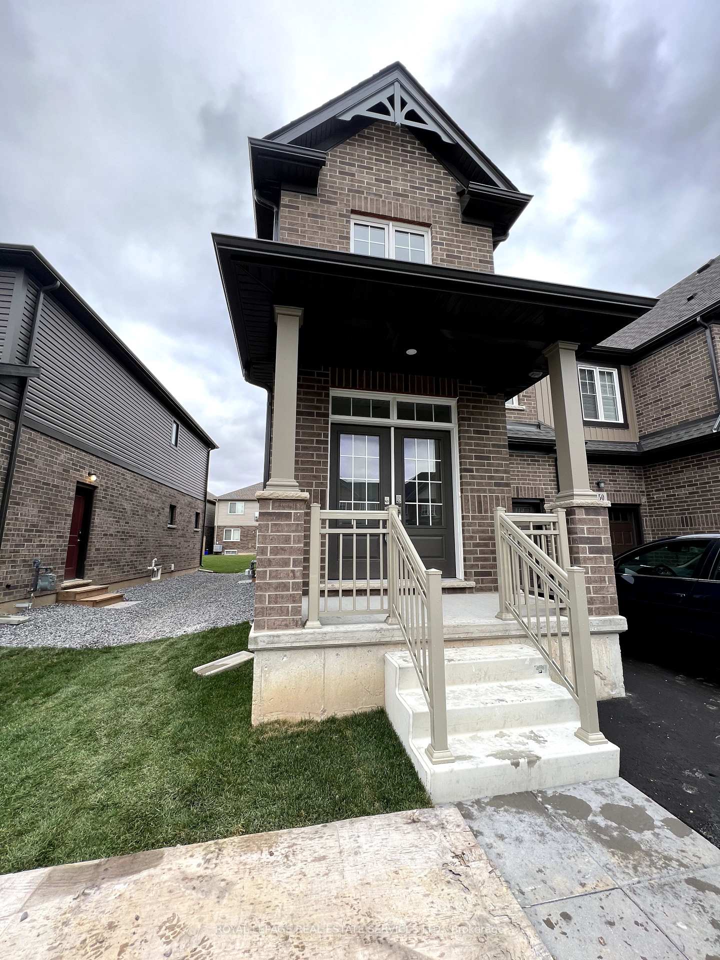 Front of Unit Bsmnt, 146 Bur Oak Drive