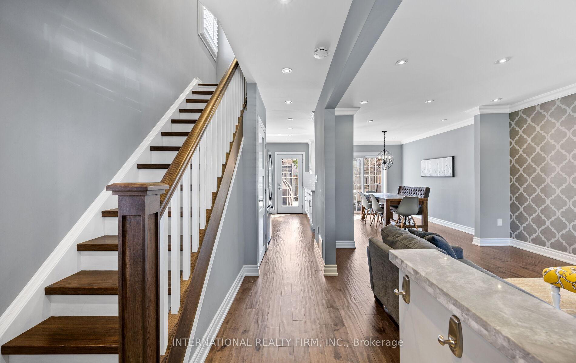 Photo 4 of 49 Brentcliffe Road, Toronto, Leaside — HOMEH