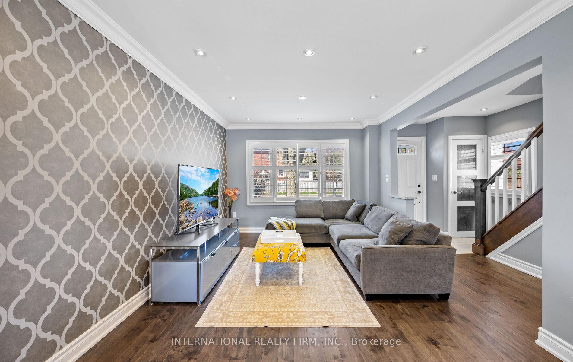 Photo 7 of 49 Brentcliffe Road, Toronto, Leaside — HOMEH