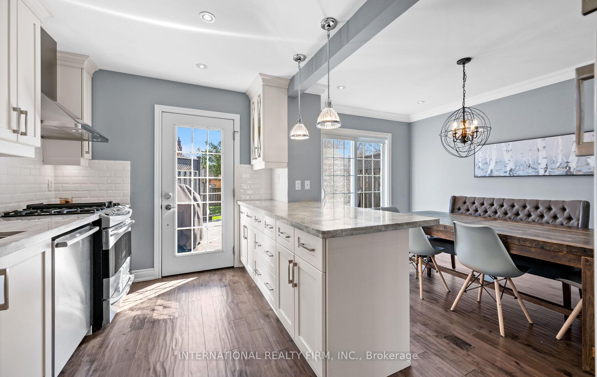 Photo 16 of 49 Brentcliffe Road, Toronto, Leaside — HOMEH