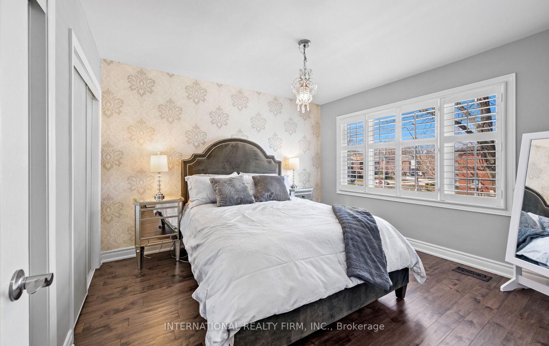 Photo 18 of 49 Brentcliffe Road, Toronto, Leaside — HOMEH
