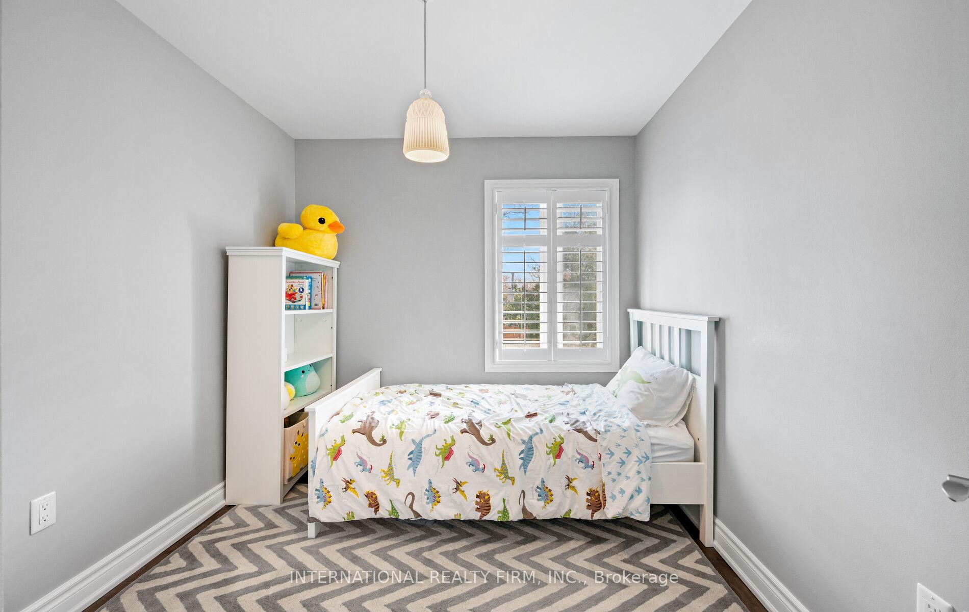 Photo 27 of 49 Brentcliffe Road, Toronto, Leaside — HOMEH
