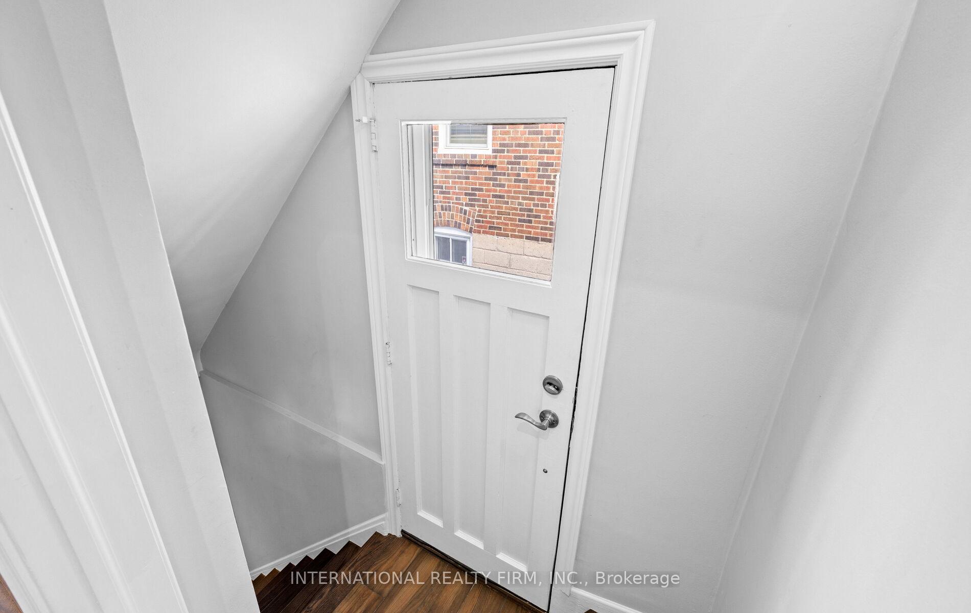 Photo 32 of 49 Brentcliffe Road, Toronto, Leaside — HOMEH