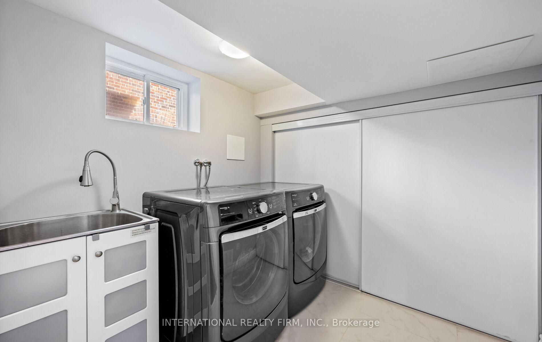 Photo 40 of 49 Brentcliffe Road, Toronto, Leaside — HOMEH