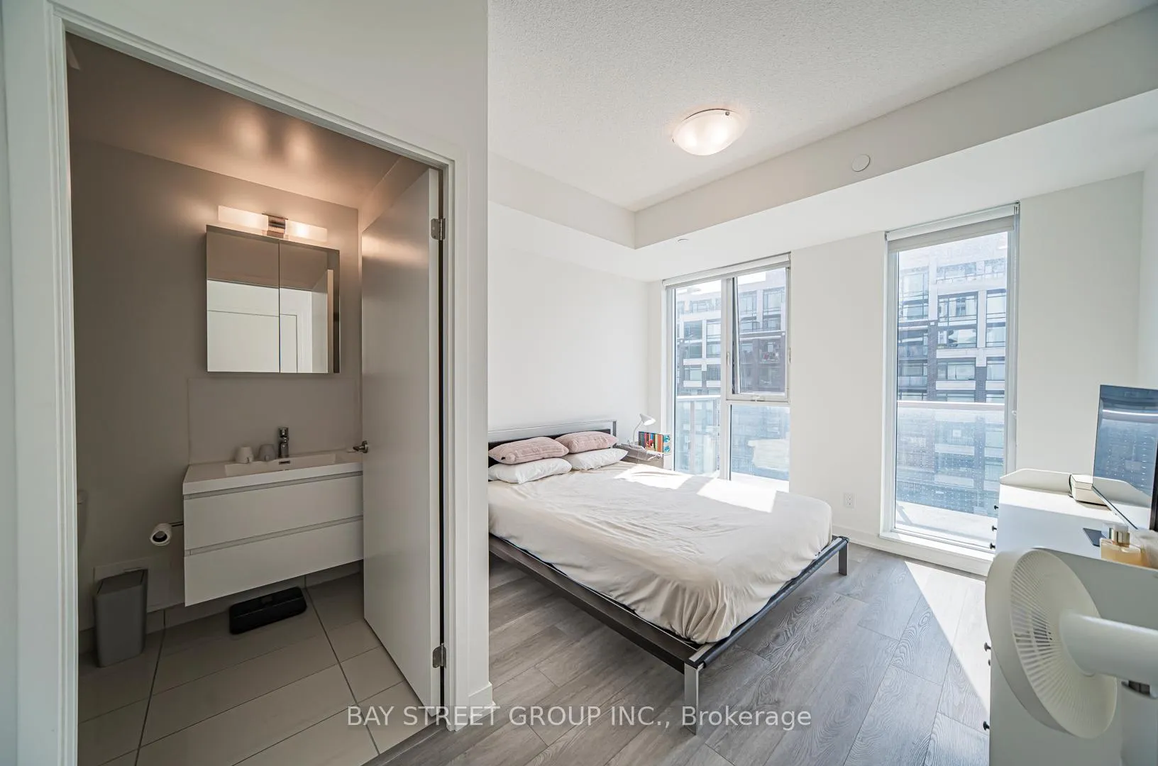 Photo 3 of Unit 804, 292 Verdale Crossing, Markham, Unionville — HOMEH
