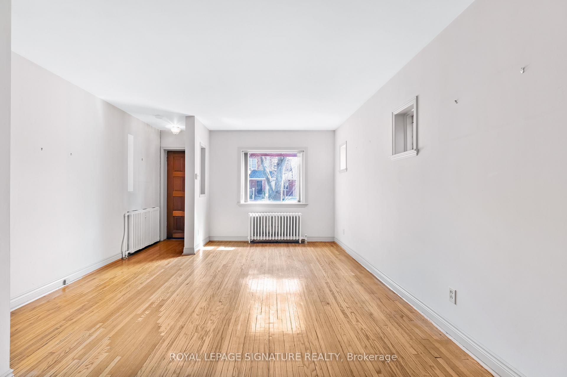 Photo 4 of 26 Martin Road, Toronto, Mount Pleasant East — HOMEH
