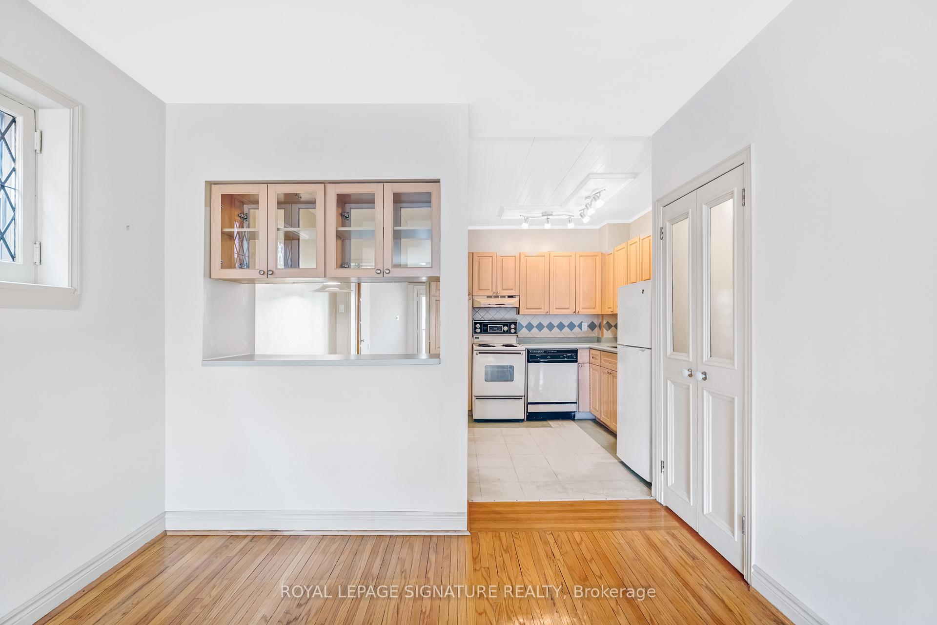 Photo 9 of 26 Martin Road, Toronto, Mount Pleasant East — HOMEH