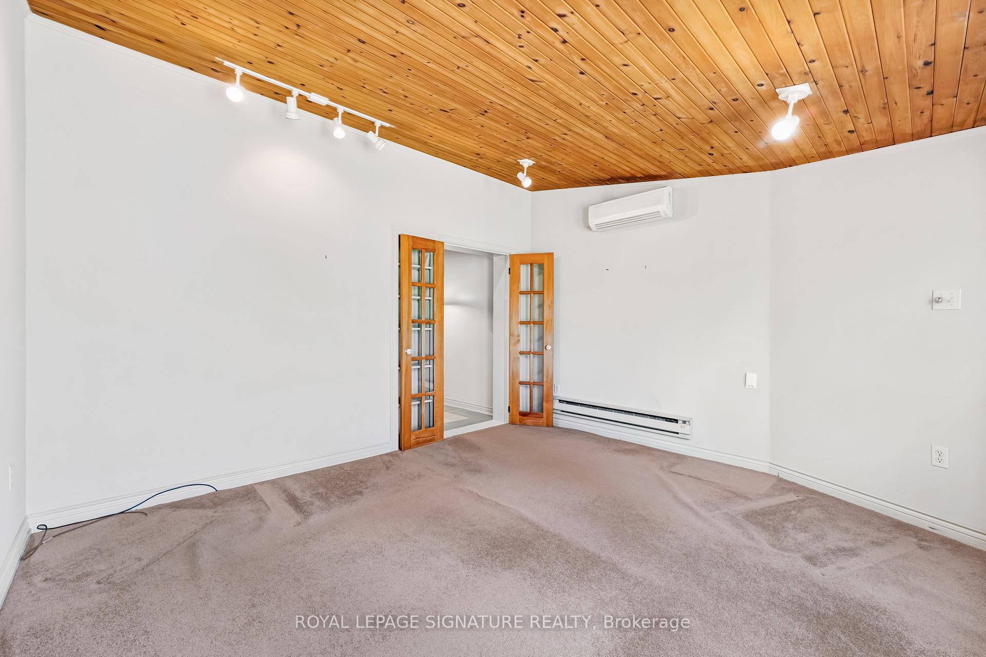 Photo 18 of 26 Martin Road, Toronto, Mount Pleasant East — HOMEH