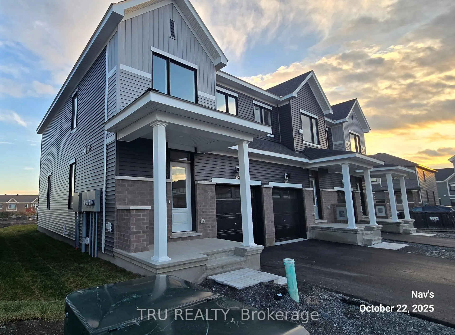 Photo 1 of 887 Andesite Terrace, Ottawa, Barrhaven - Half Moon Bay — HOMEH