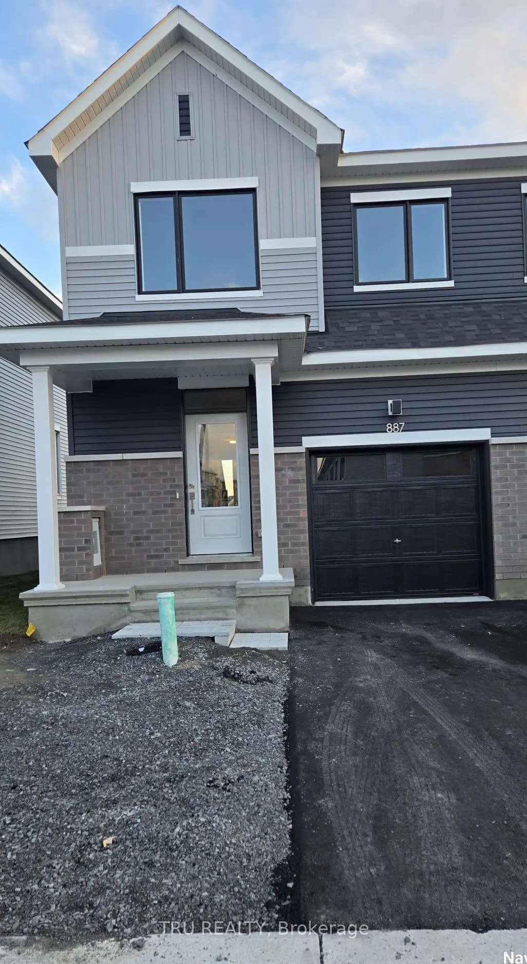 Photo 2 of 887 Andesite Terrace, Ottawa, Barrhaven - Half Moon Bay — HOMEH