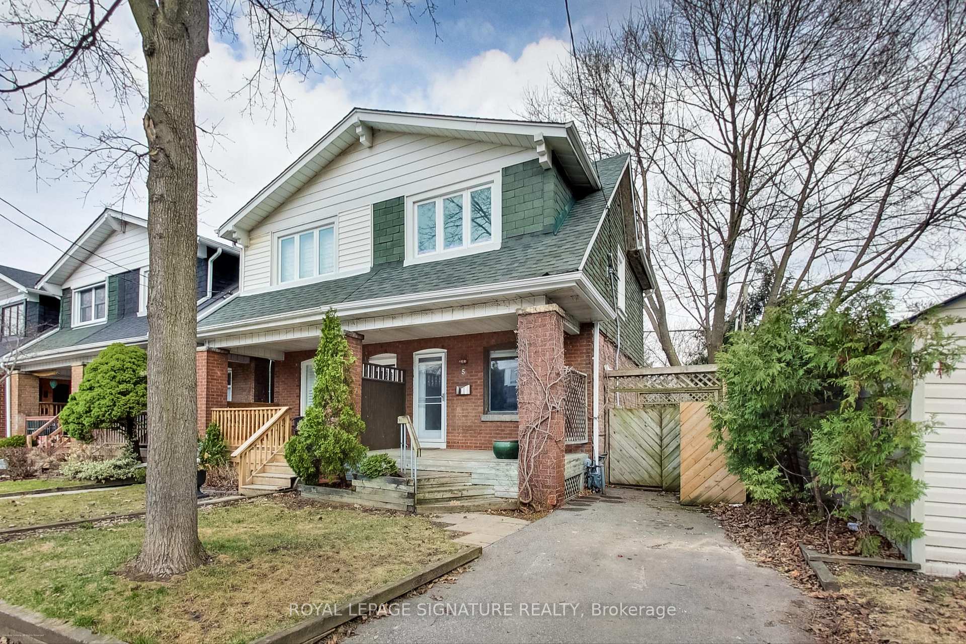 Front of 5 Forsyth Road