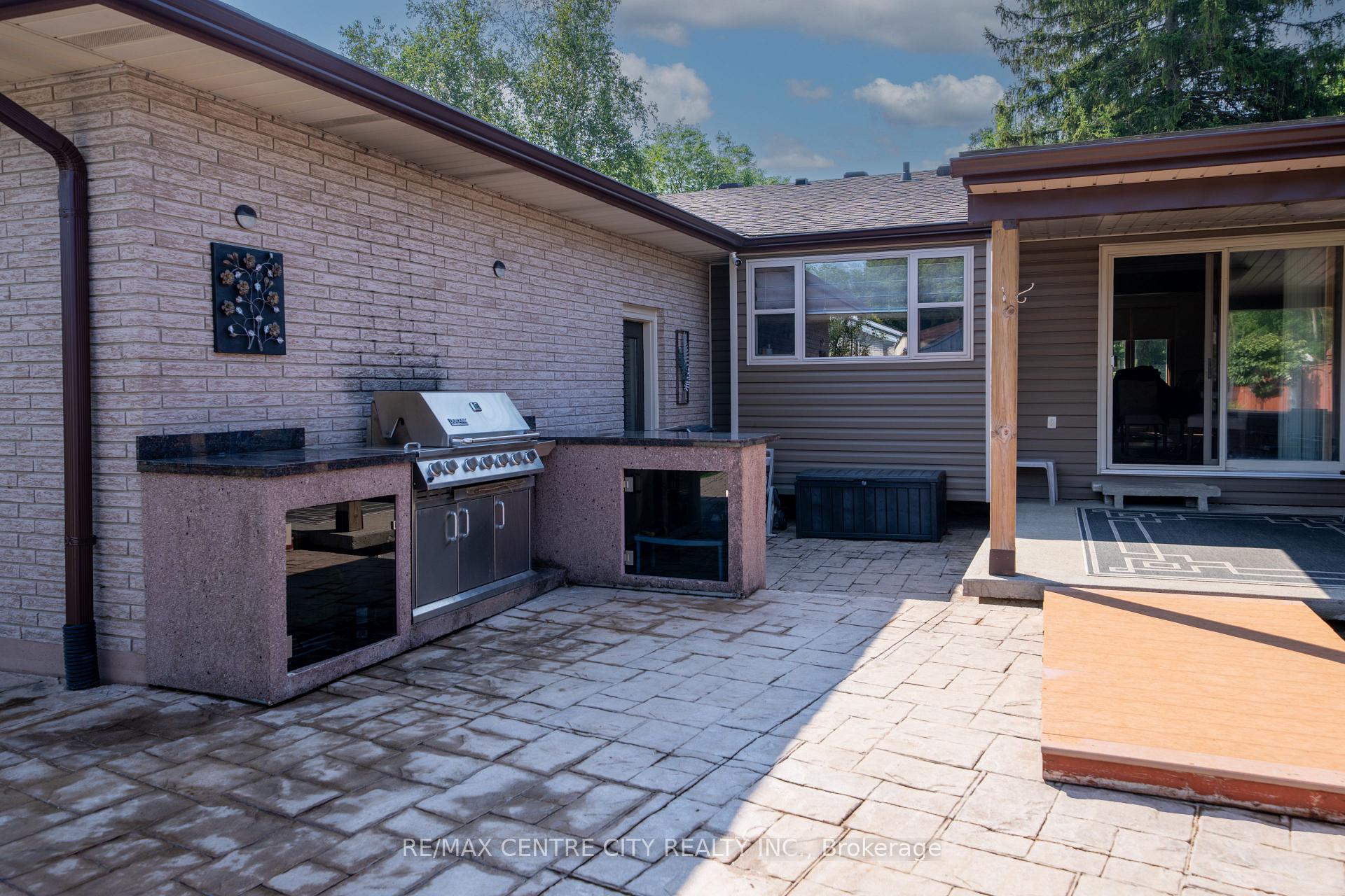 Photo 13 of 115 Hull Road, Strathroy-Caradoc, NE — HOMEH