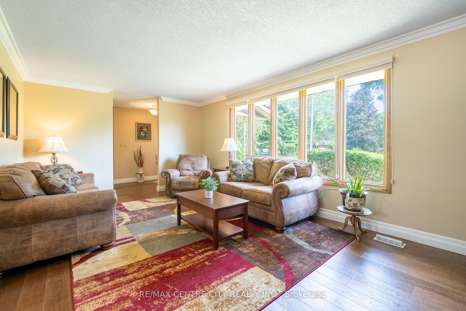 Photo 16 of 115 Hull Road, Strathroy-Caradoc, NE — HOMEH