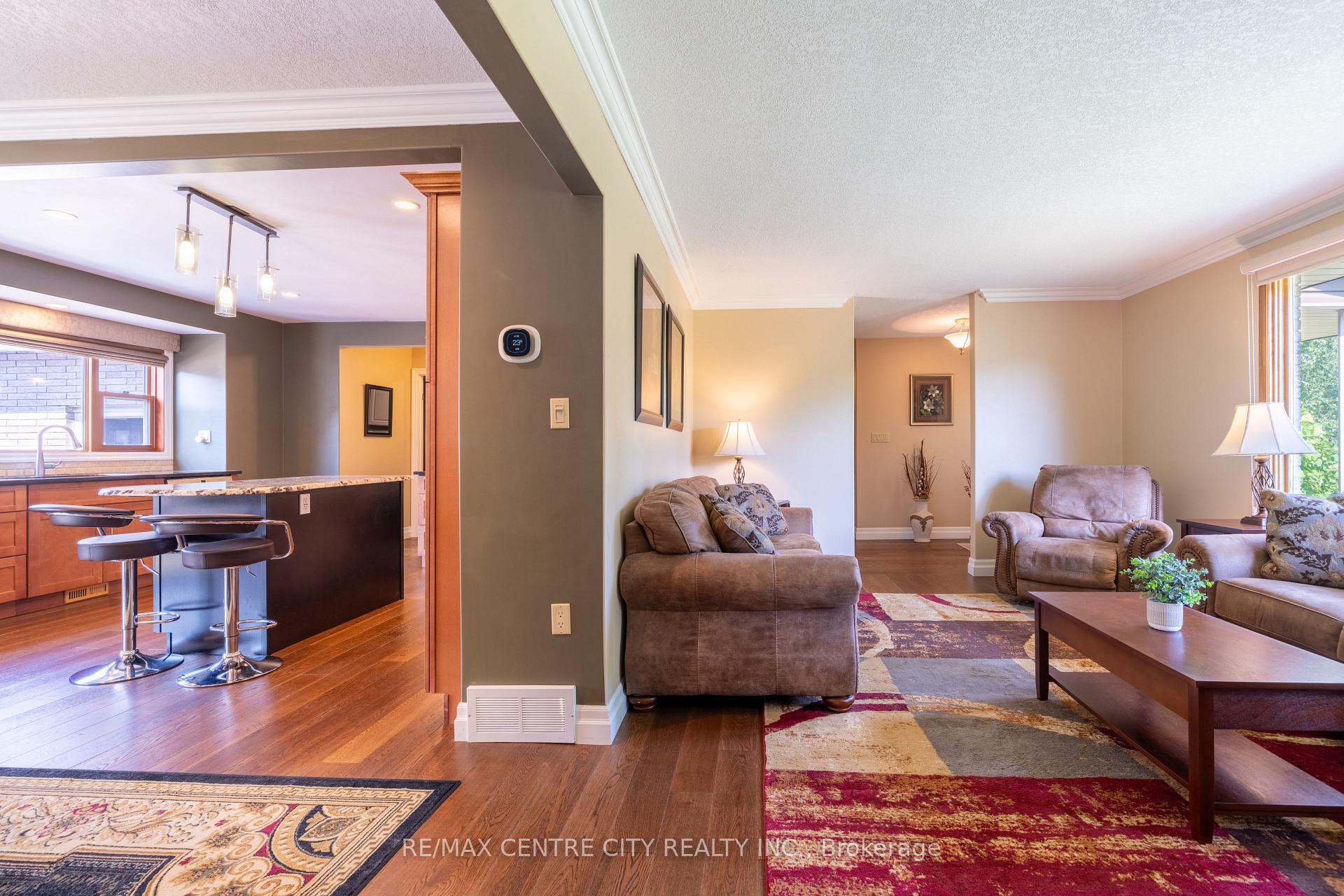 Photo 18 of 115 Hull Road, Strathroy-Caradoc, NE — HOMEH