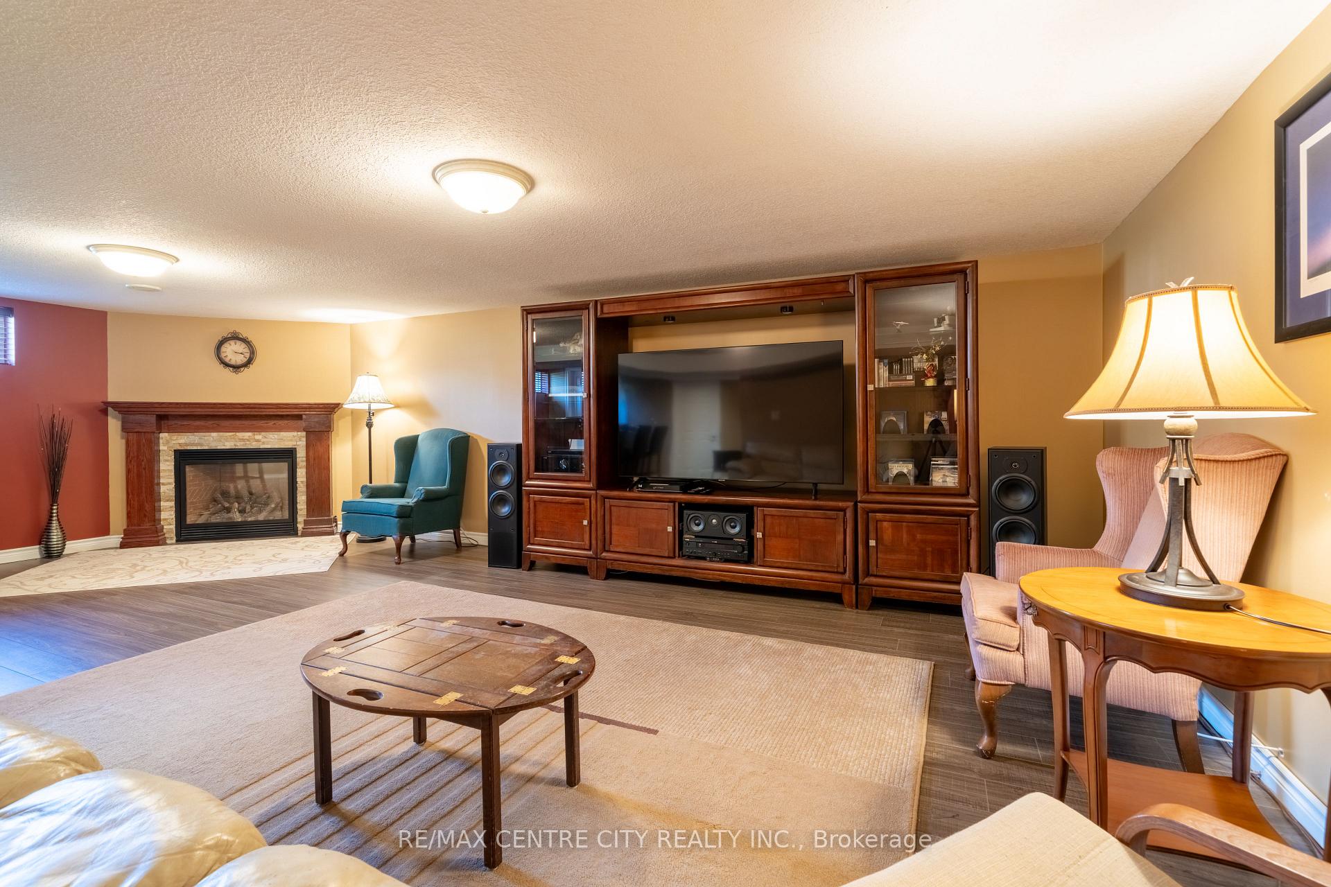 Photo 36 of 115 Hull Road, Strathroy-Caradoc, NE — HOMEH