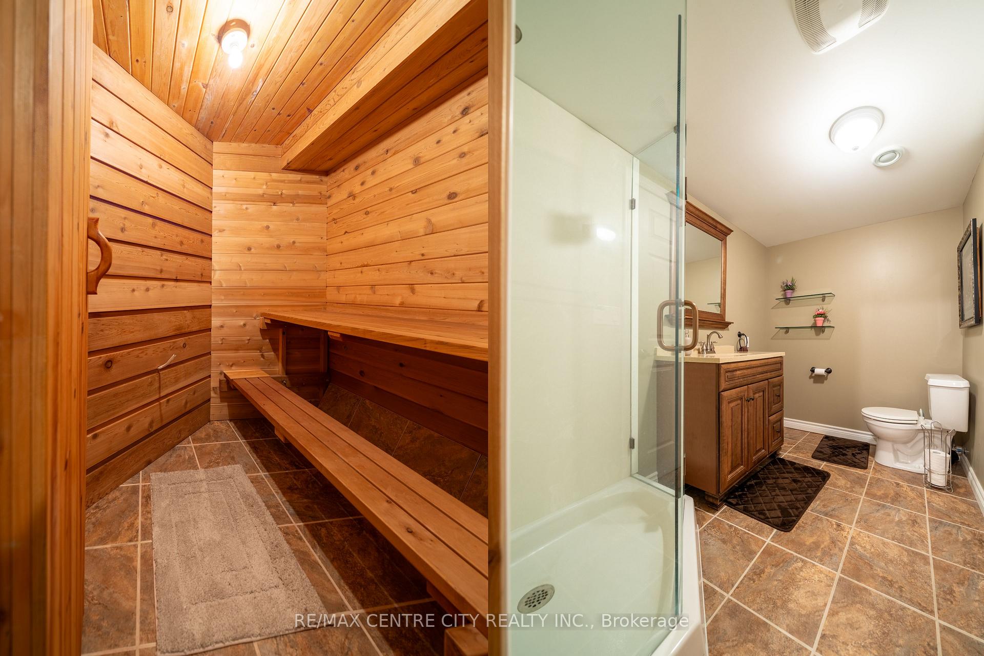Photo 39 of 115 Hull Road, Strathroy-Caradoc, NE — HOMEH
