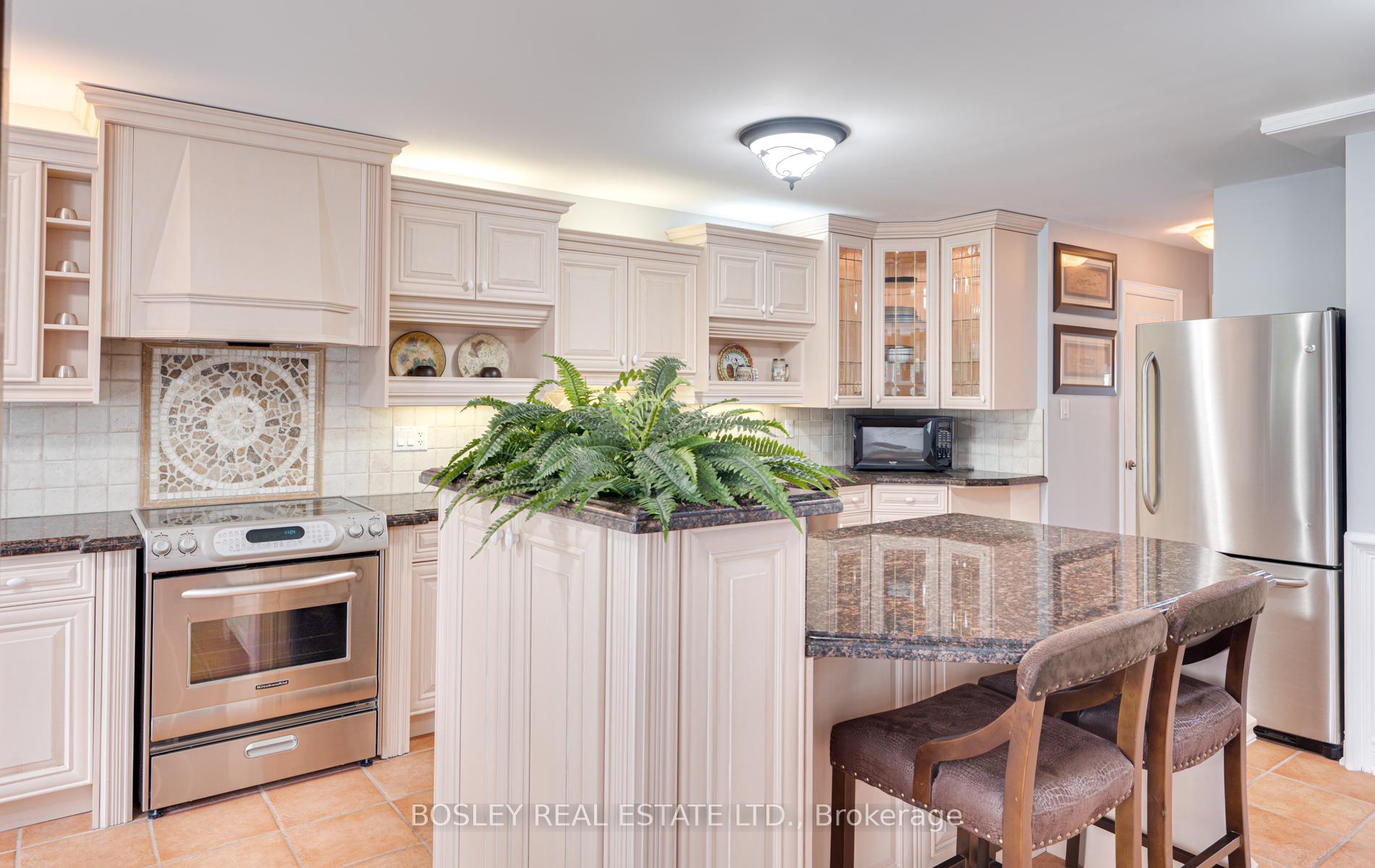 Photo 11 of 521 Broadway Avenue, Toronto, Leaside — HOMEH