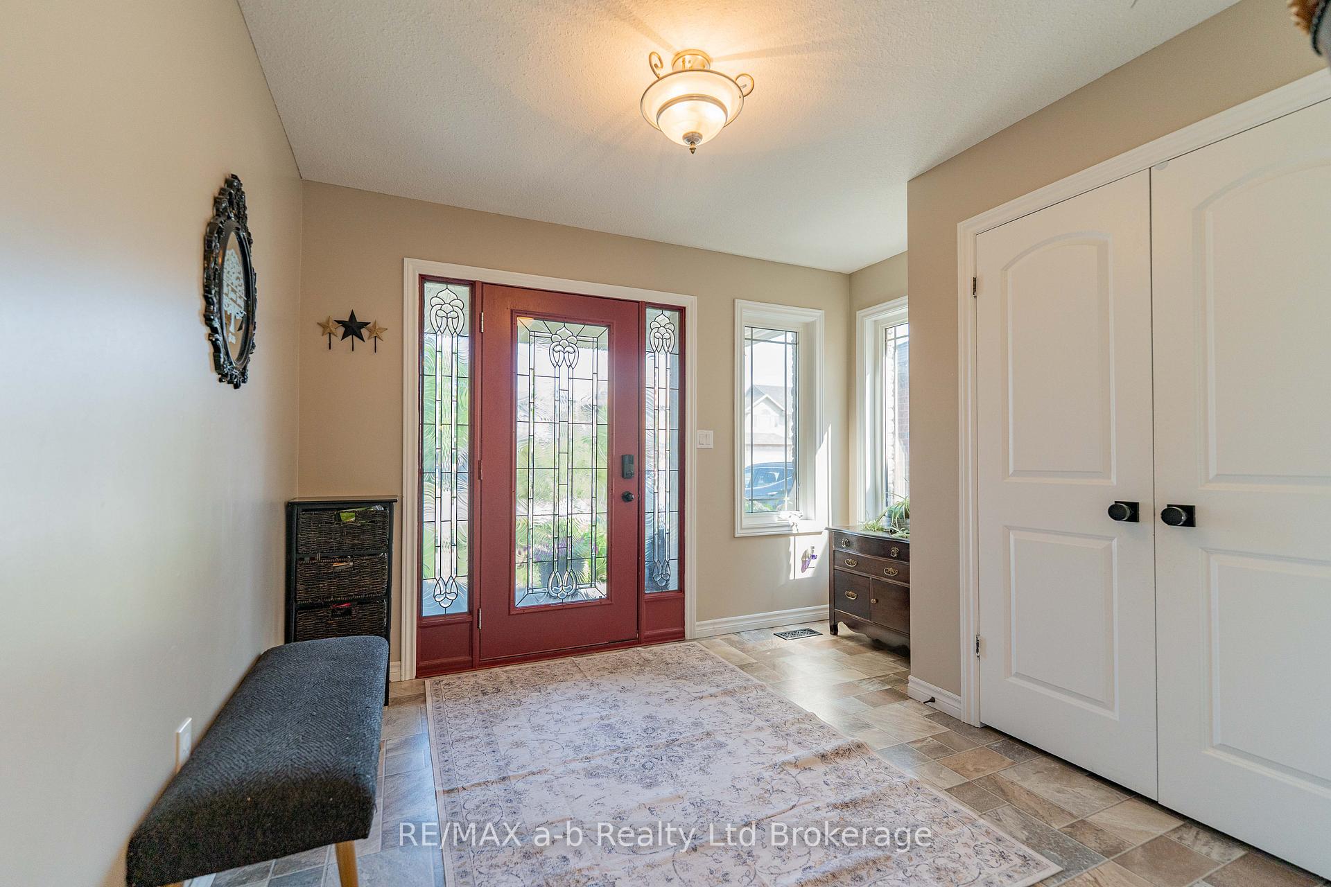 Photo 4 of 9 Langrell Avenue, Tillsonburg — HOMEH
