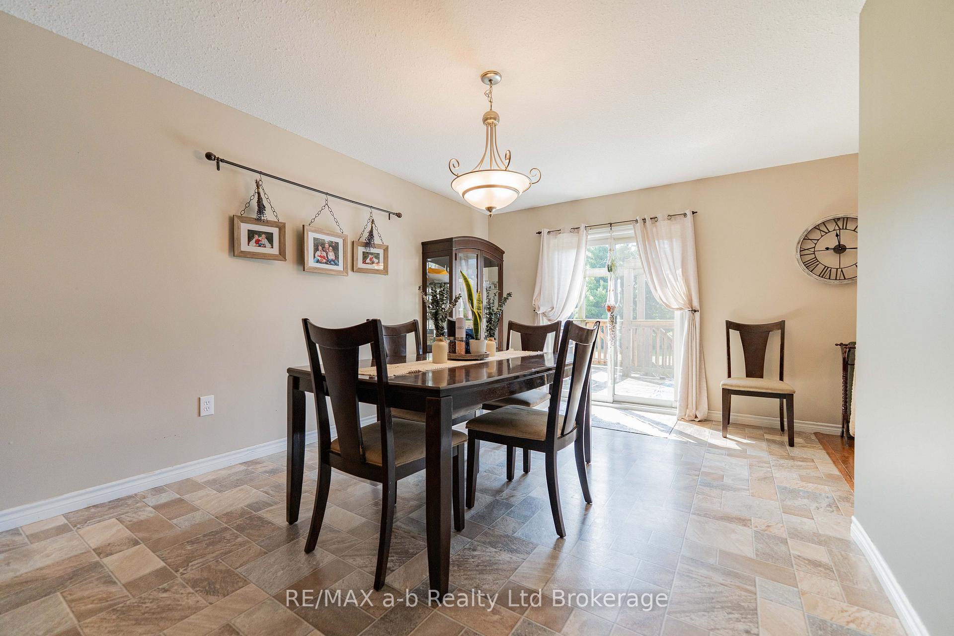 Photo 8 of 9 Langrell Avenue, Tillsonburg — HOMEH