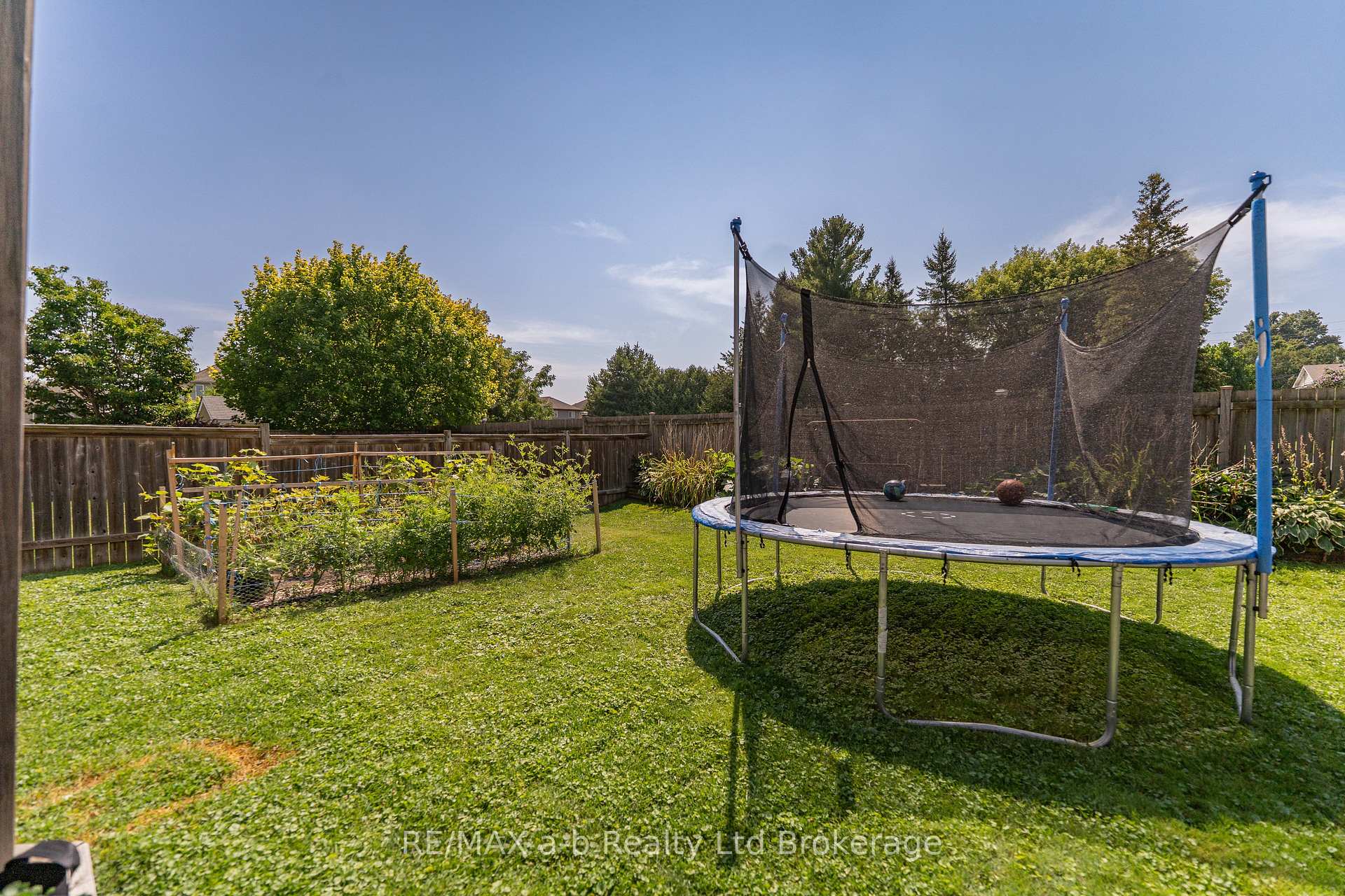 Photo 40 of 9 Langrell Avenue, Tillsonburg — HOMEH