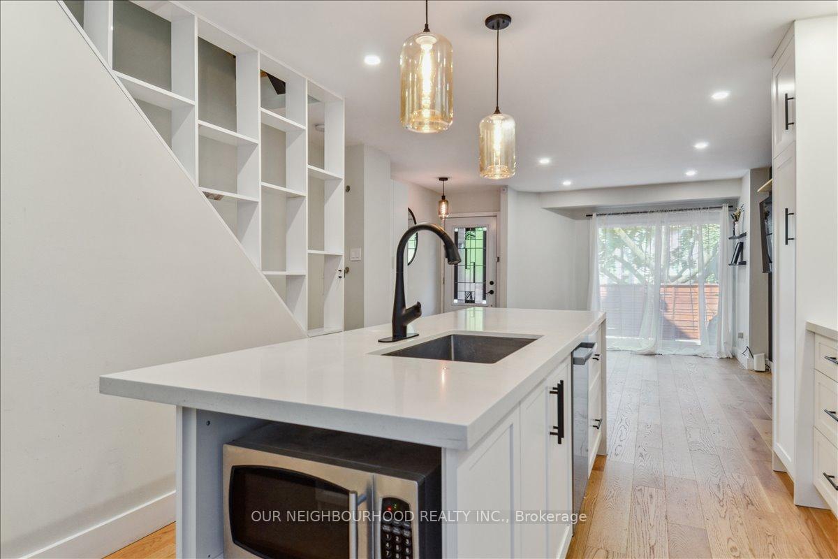 Photo 14 of 69 Longboat Avenue, Toronto, Waterfront Communities — HOMEH