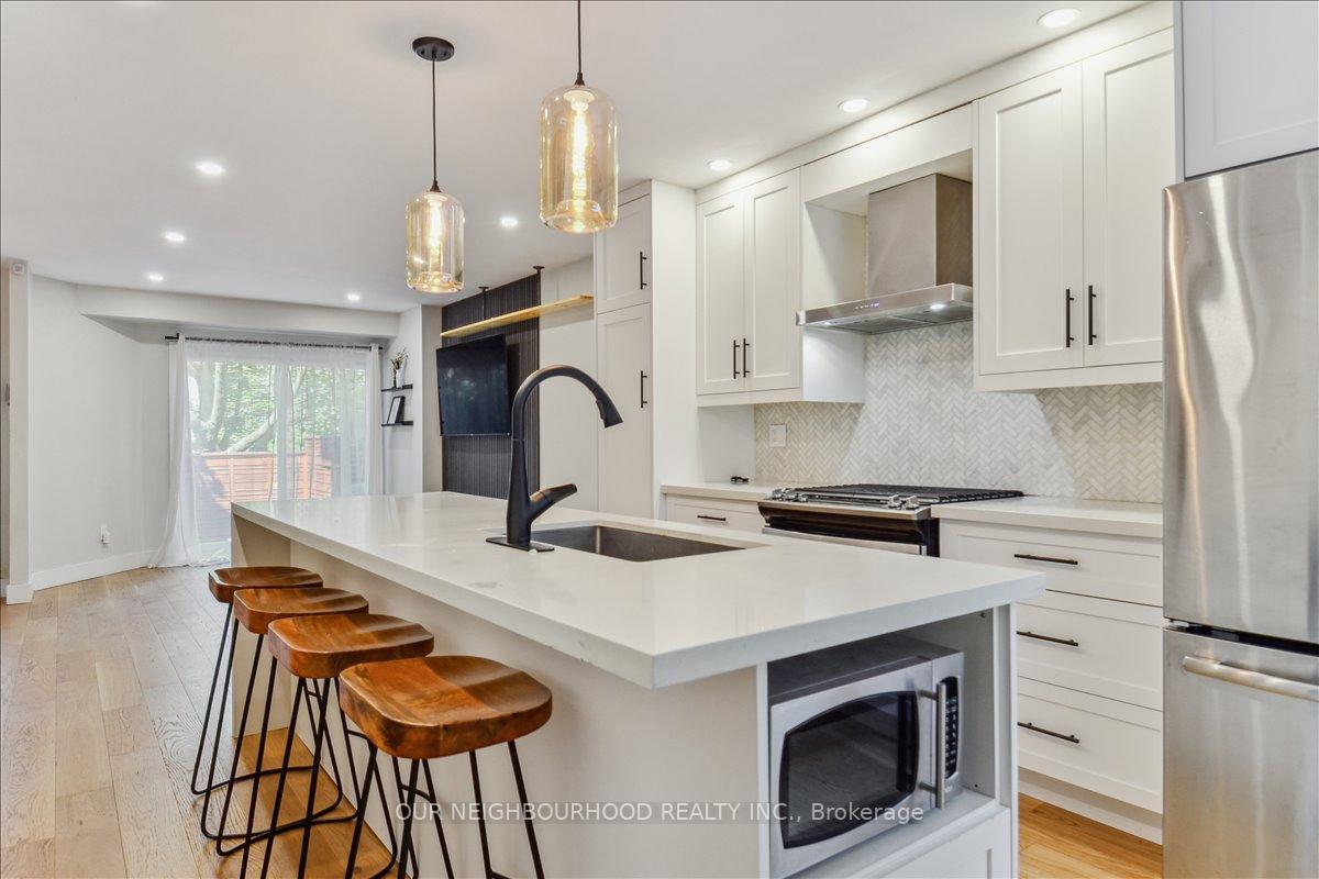 Photo 15 of 69 Longboat Avenue, Toronto, Waterfront Communities — HOMEH