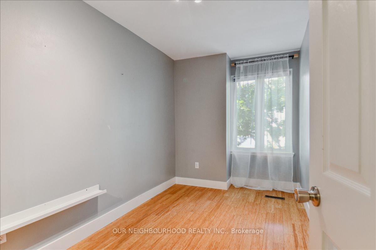 Photo 20 of 69 Longboat Avenue, Toronto, Waterfront Communities — HOMEH