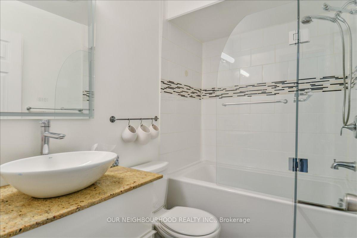 Photo 23 of 69 Longboat Avenue, Toronto, Waterfront Communities — HOMEH