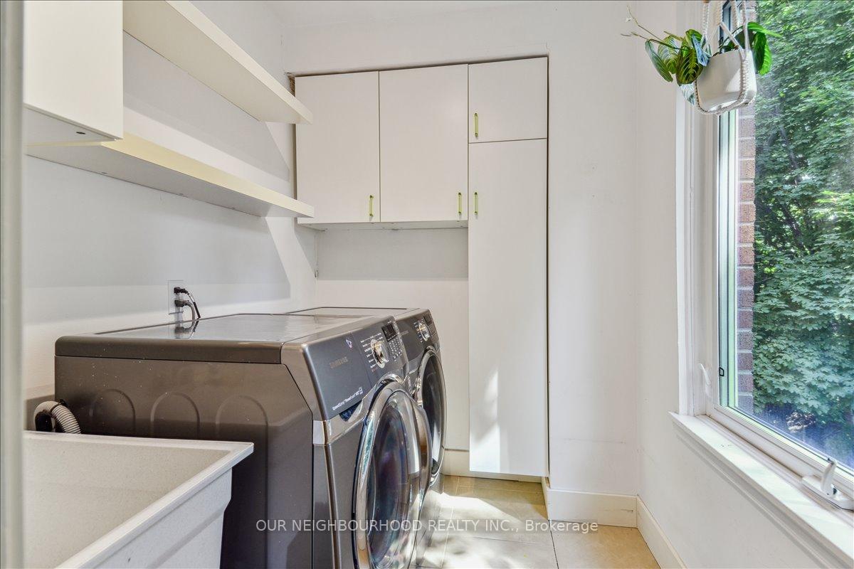 Photo 25 of 69 Longboat Avenue, Toronto, Waterfront Communities — HOMEH