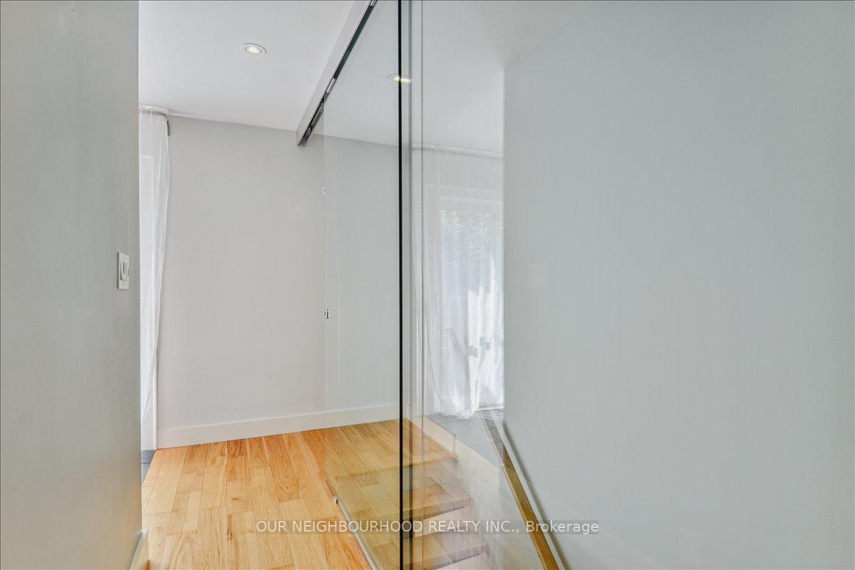 Photo 28 of 69 Longboat Avenue, Toronto, Waterfront Communities — HOMEH