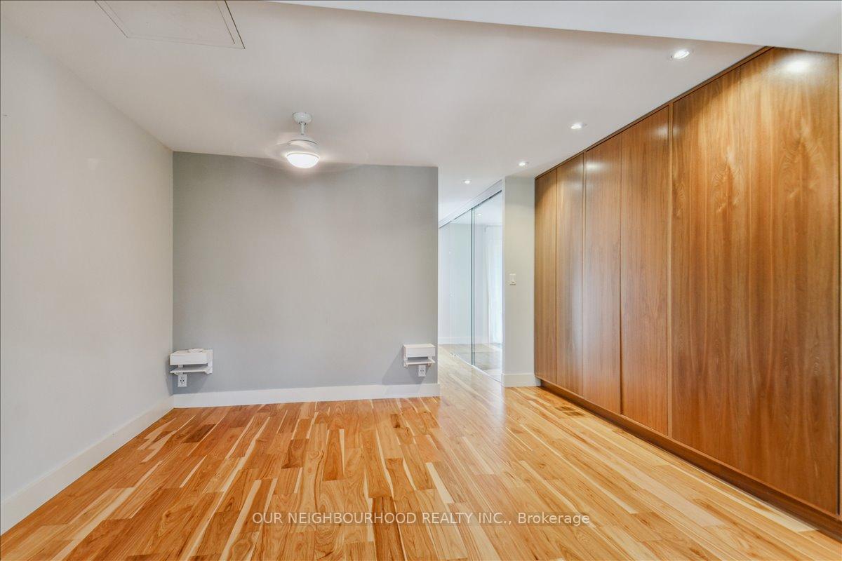 Photo 32 of 69 Longboat Avenue, Toronto, Waterfront Communities — HOMEH