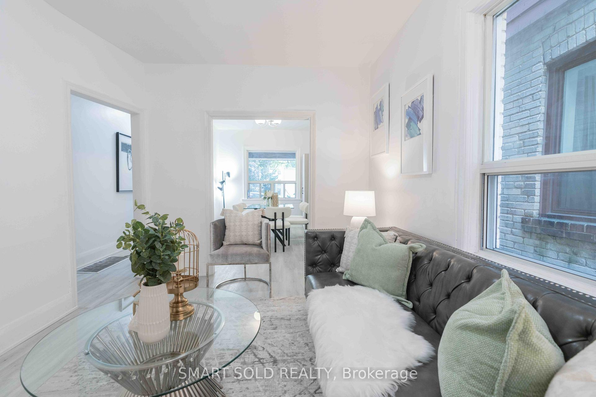 Photo 15 of 8 Hanson Street, Toronto, Greenwood-Coxwell — HOMEH