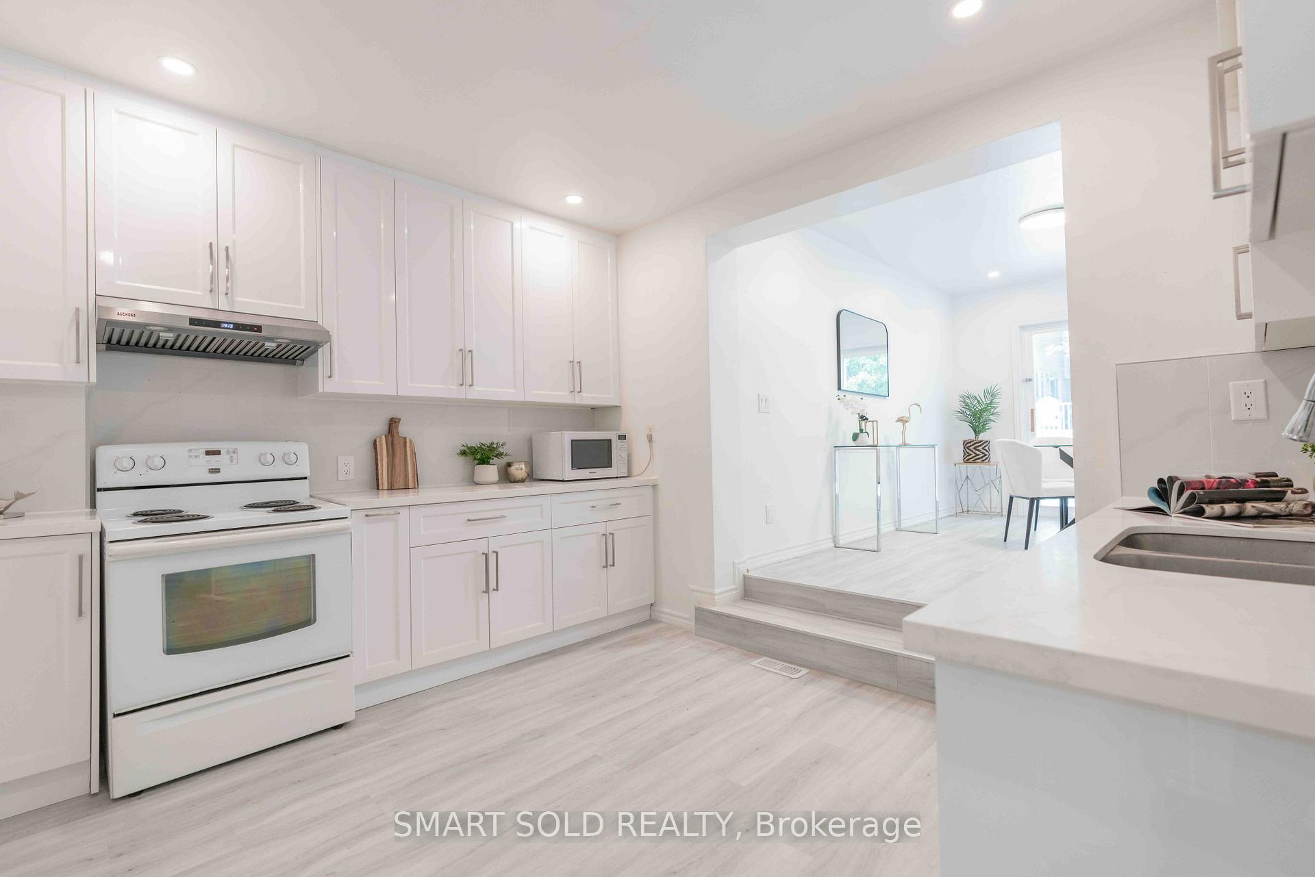 Photo 18 of 8 Hanson Street, Toronto, Greenwood-Coxwell — HOMEH