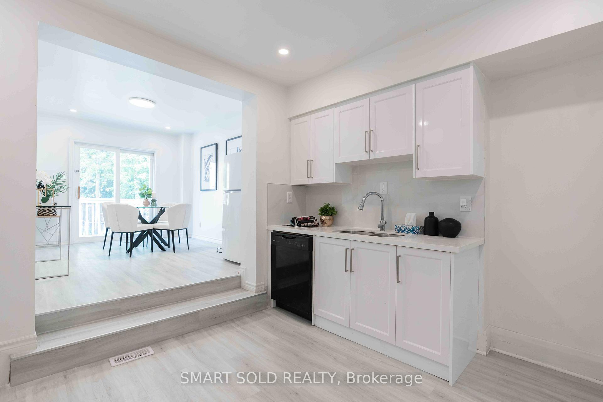 Photo 19 of 8 Hanson Street, Toronto, Greenwood-Coxwell — HOMEH