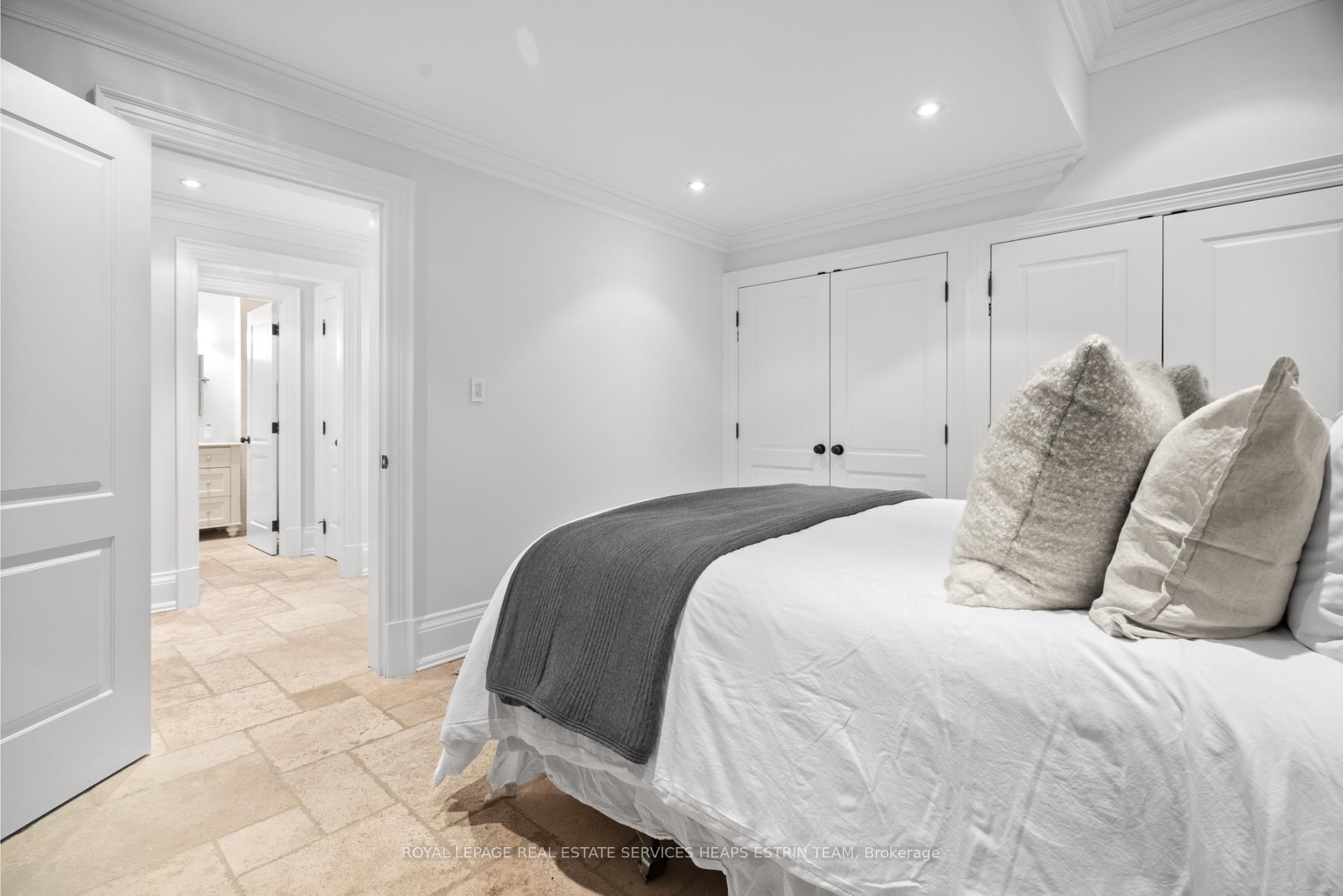 Photo 36 of 16 Rumsey Road, Toronto, Leaside — HOMEH